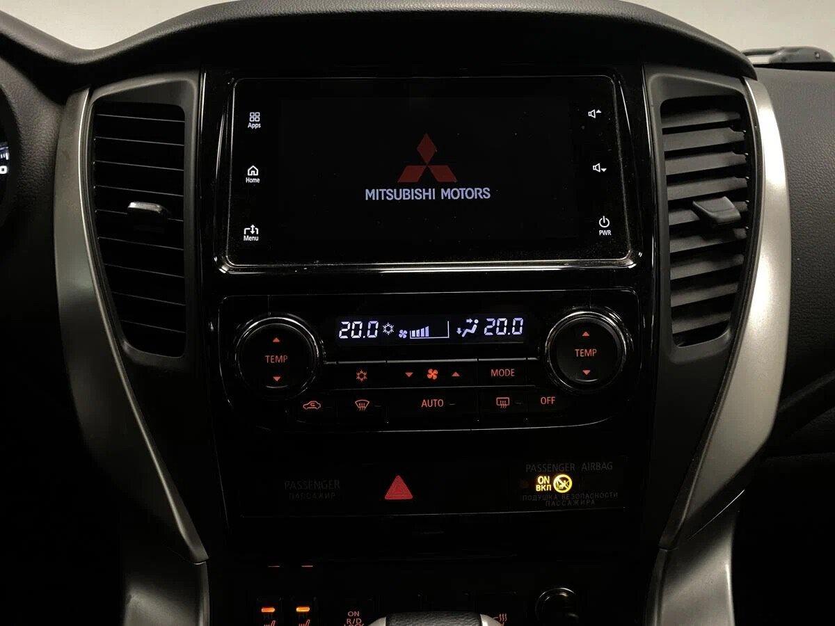 Mitsubishi Pajero Sport 2018, серый