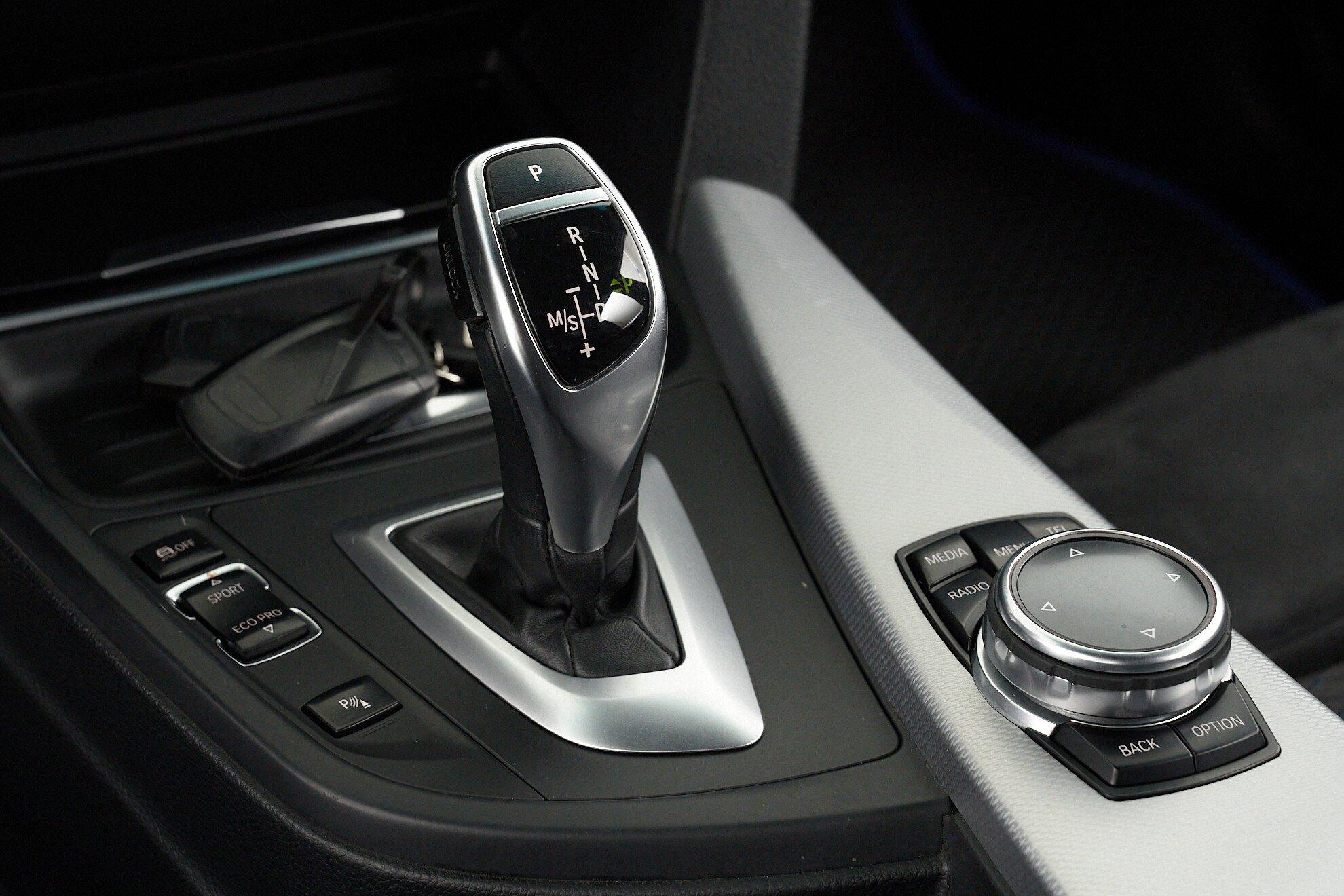 BMW 3 серии 2014, белый