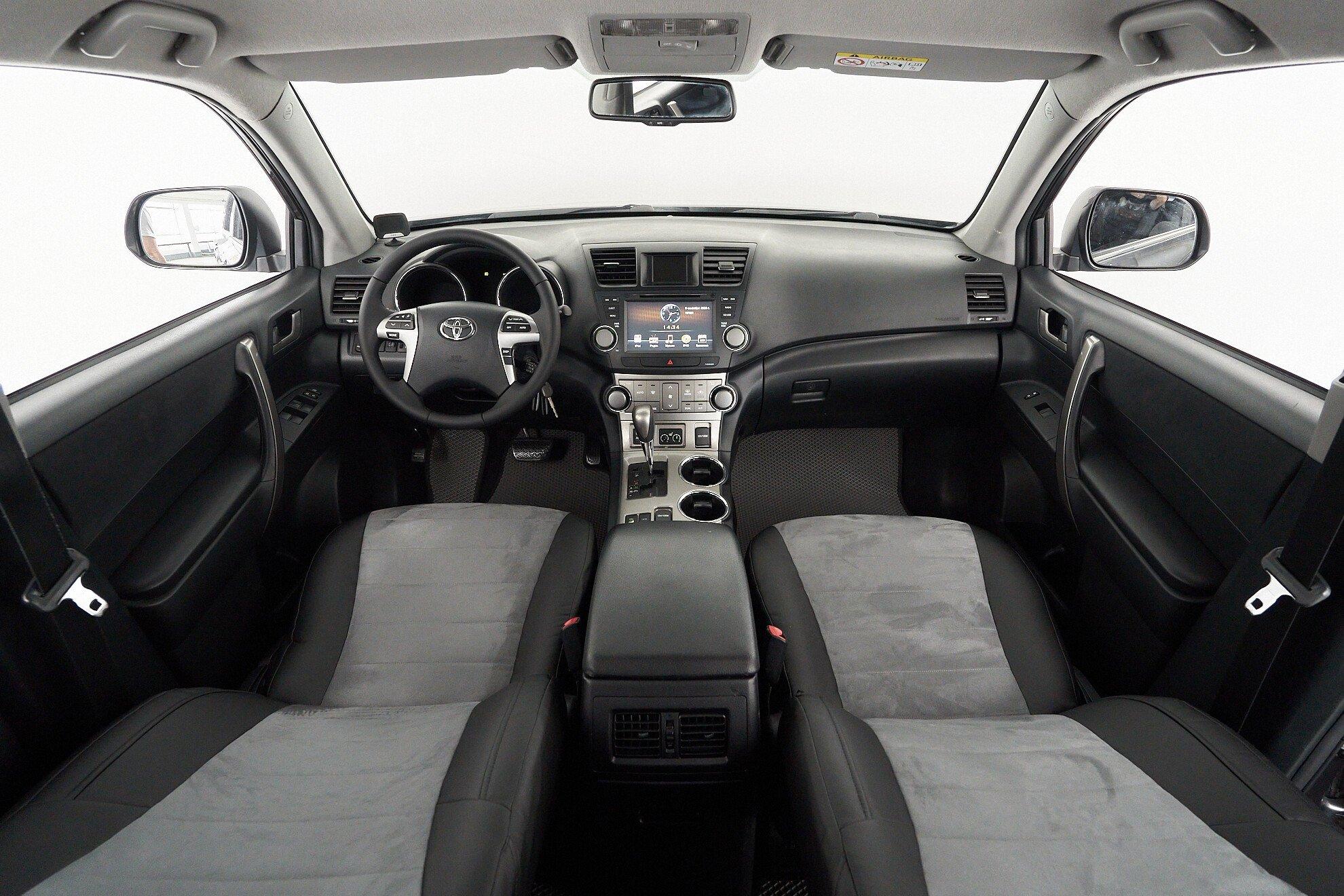 Toyota Highlander 2013, серый