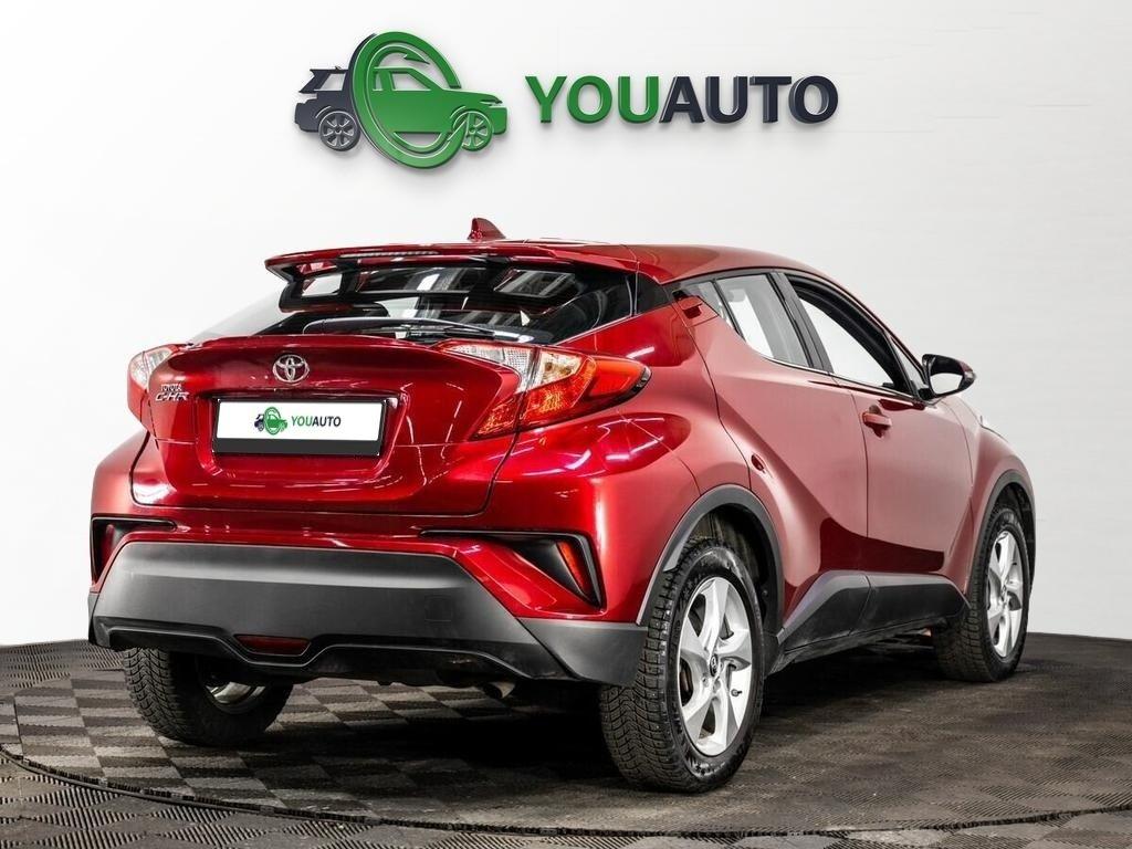 Toyota C-HR 2018, красный