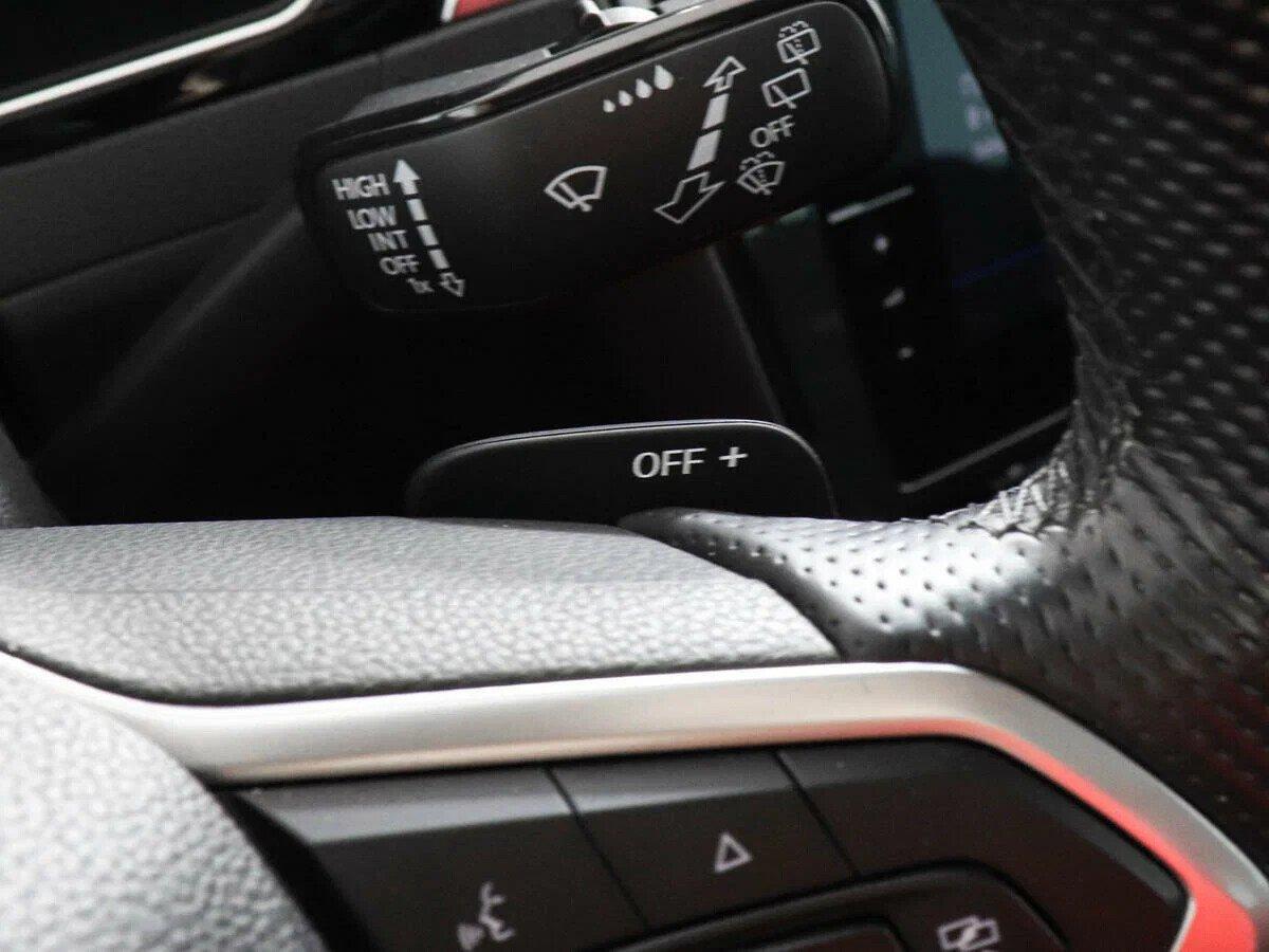 Volkswagen Passat 2019, серебряный