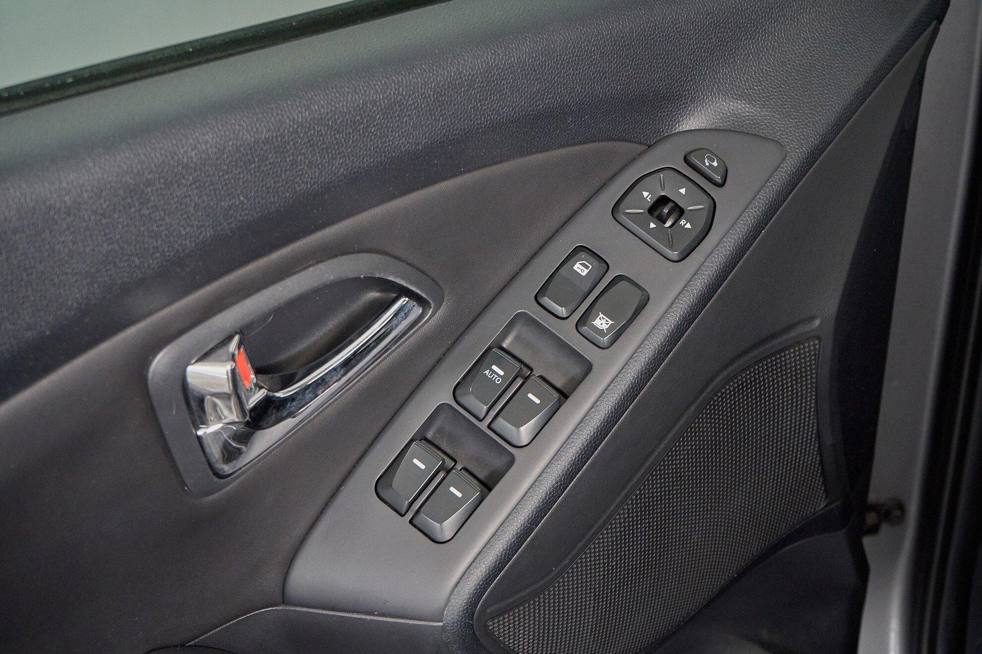 Hyundai ix35 2010, серый