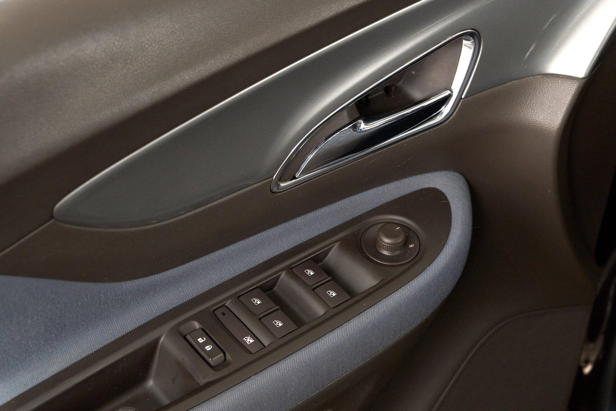 Opel Mokka 2014, коричневый