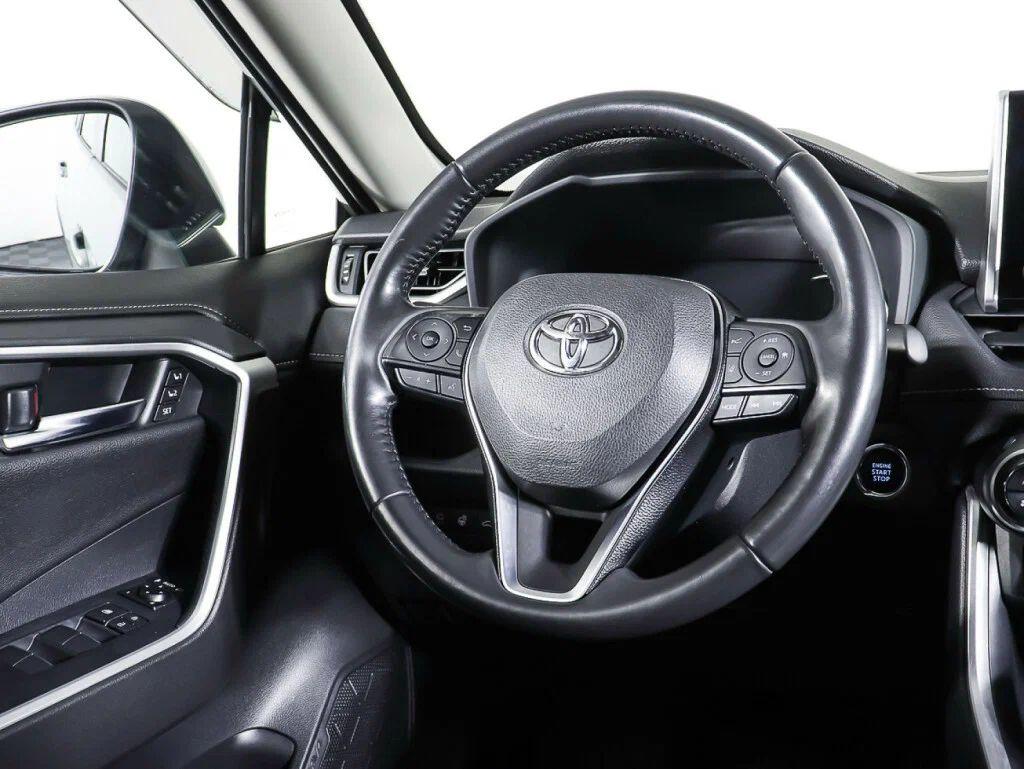 Toyota RAV4 2022, серый