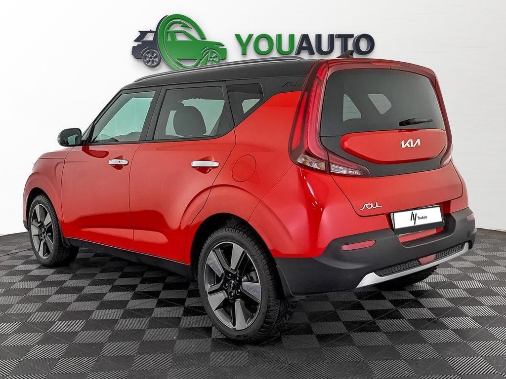 Kia Soul 2022, красный