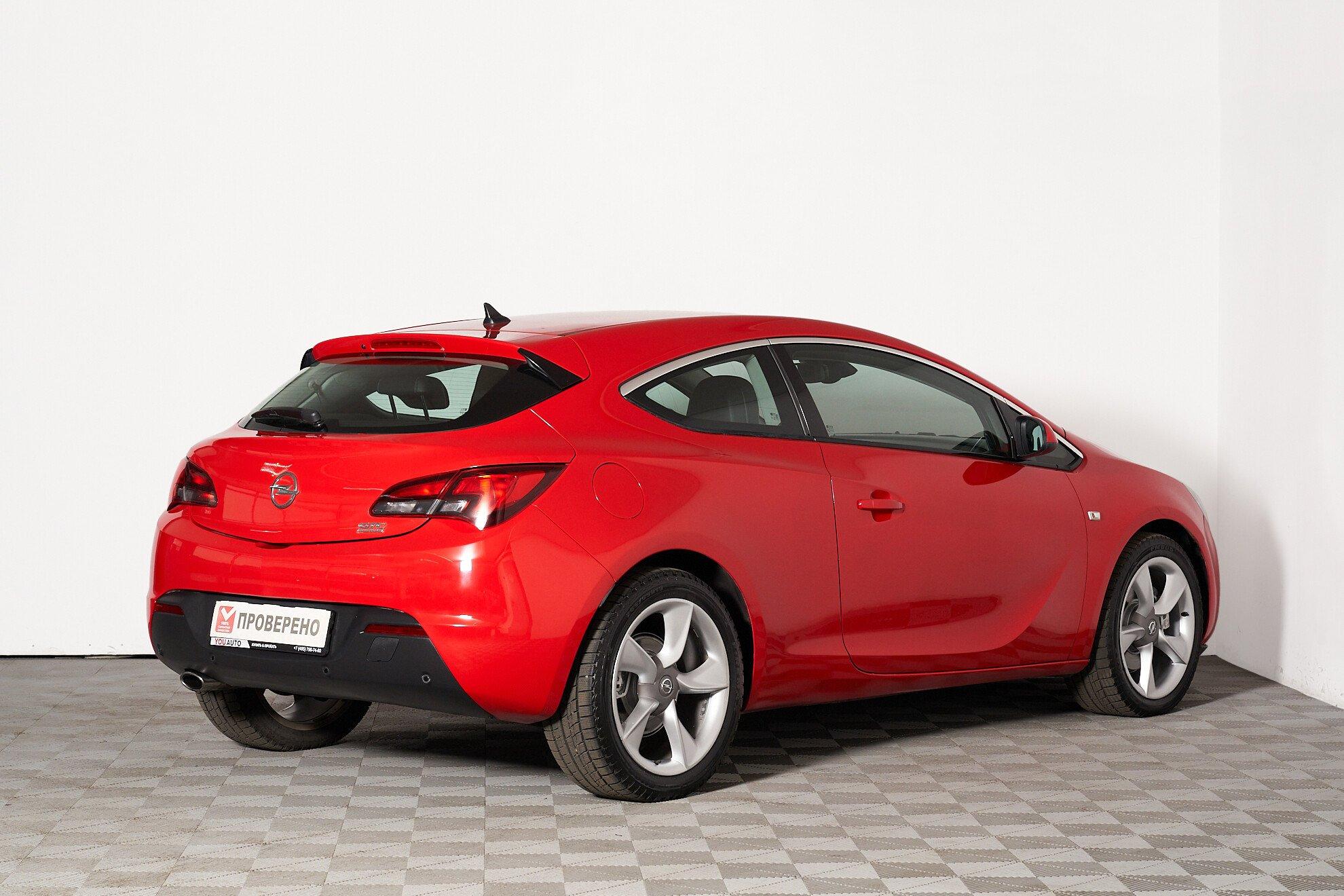 Opel Astra 2013, красный