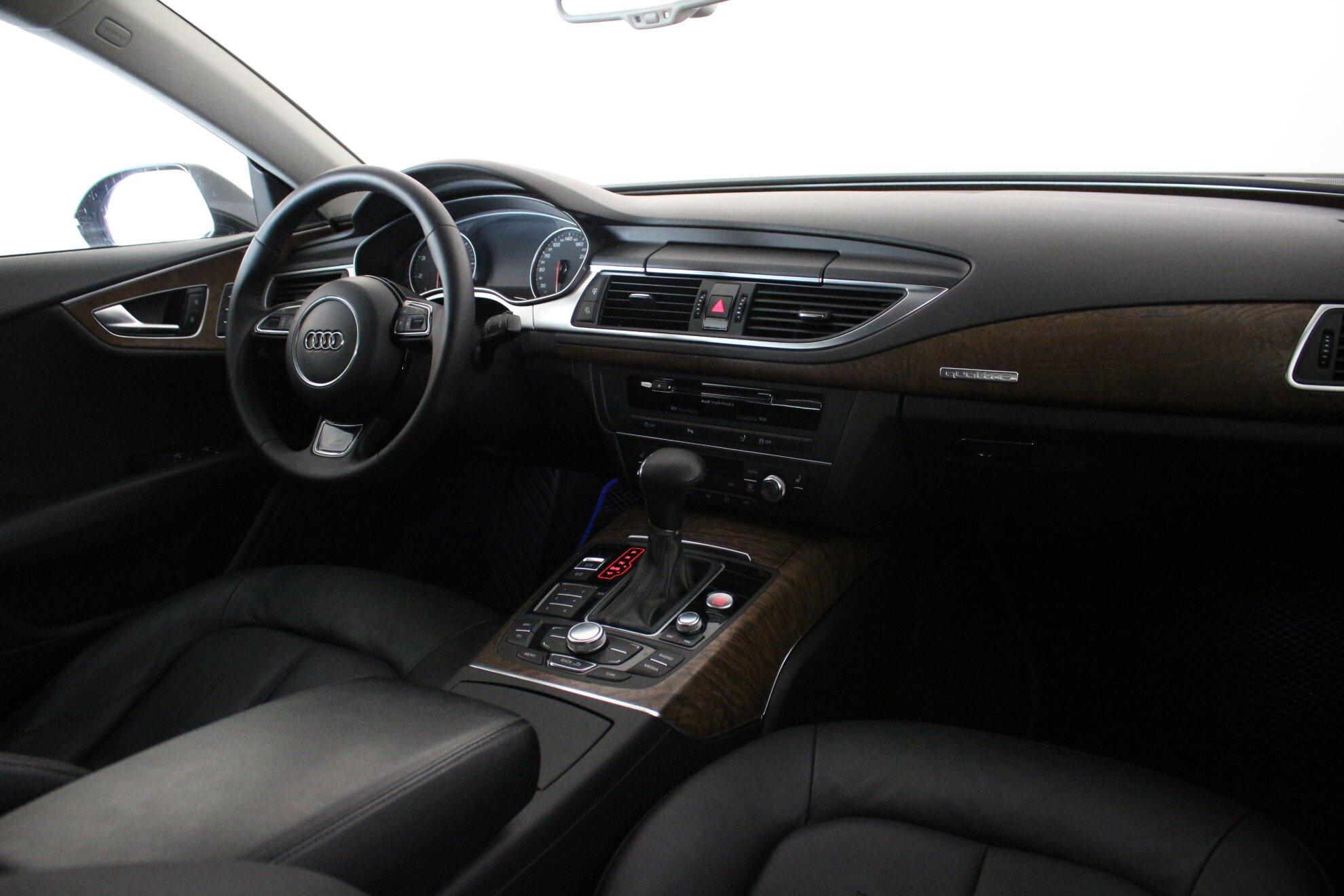 Audi A7 2012, черный
