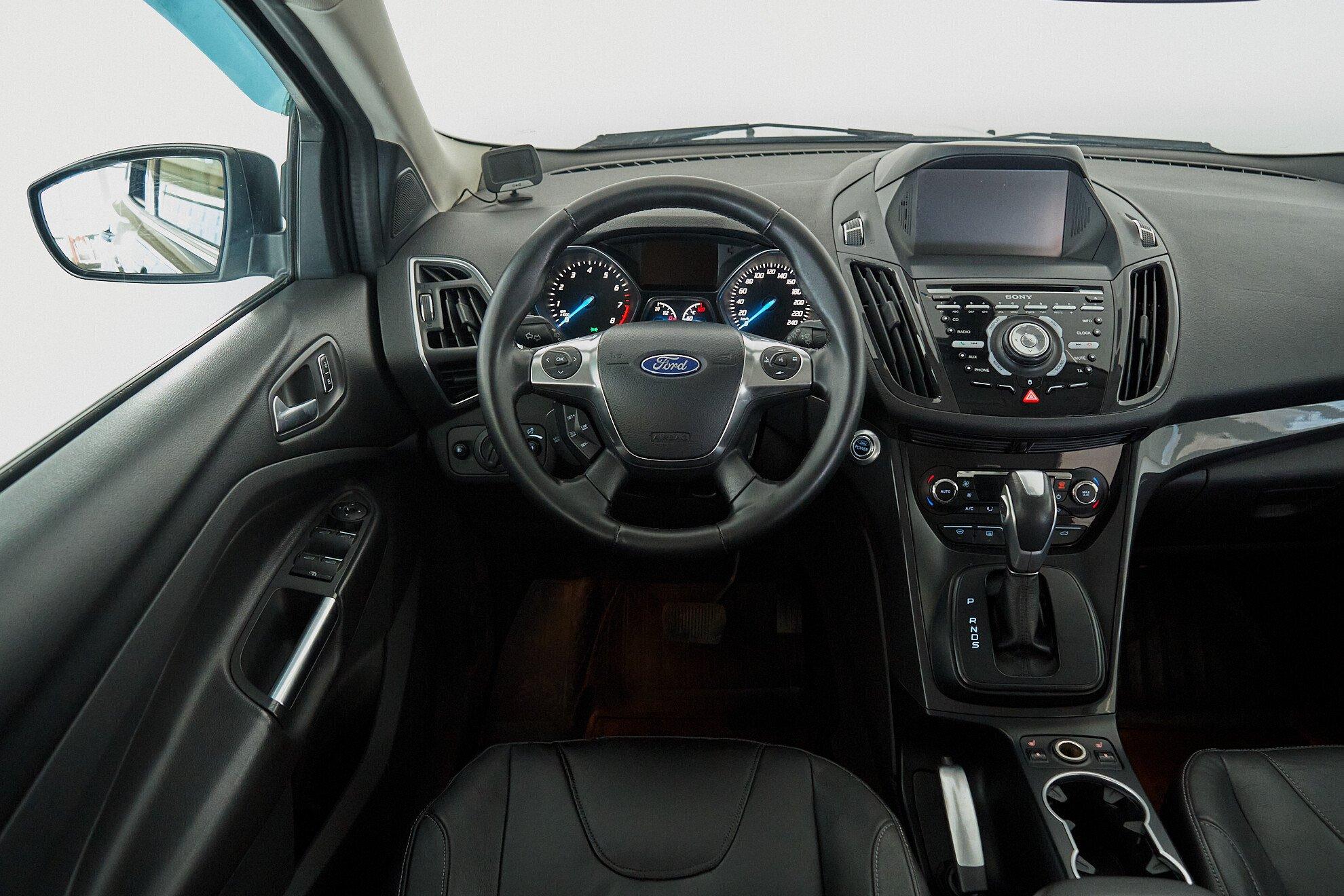 Ford Kuga 2013, черный