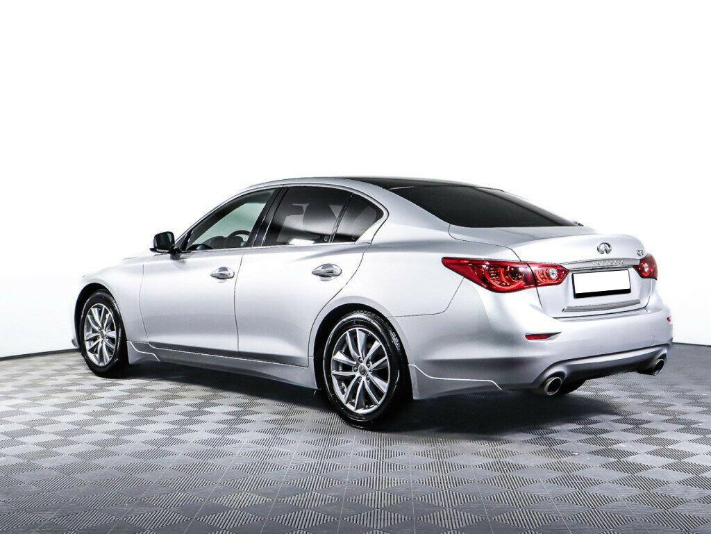 Infiniti Q50 2015, серебряный