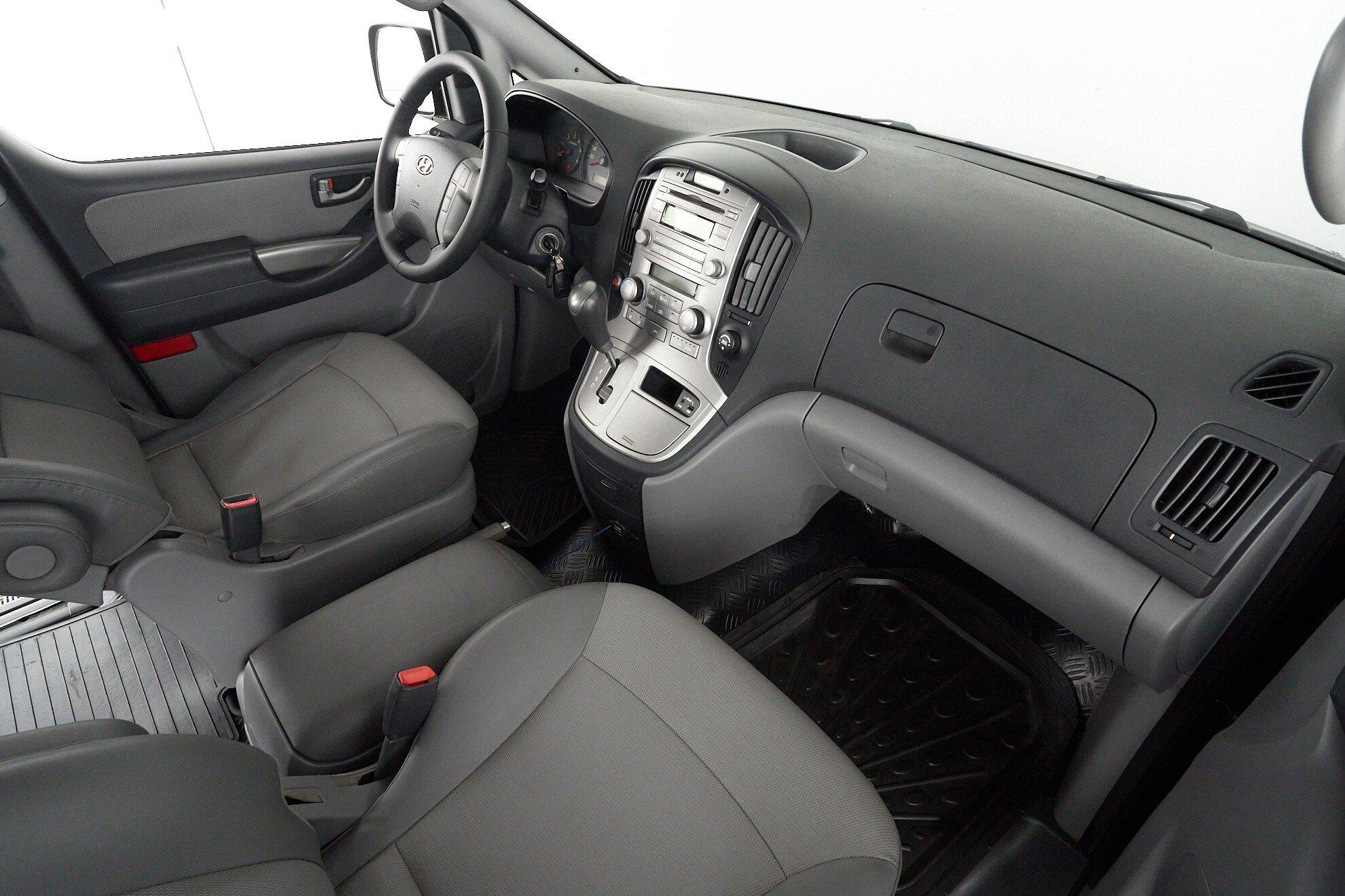 Hyundai Grand Starex 2011, черный