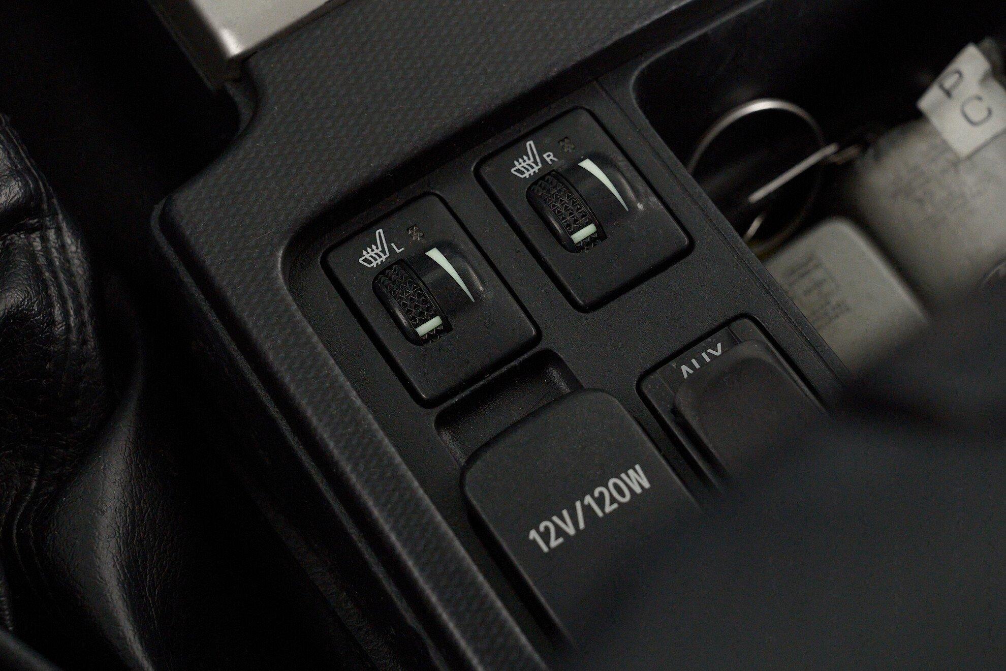 Toyota Land Cruiser Prado 2011, серый