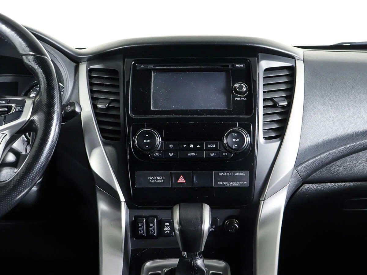 Mitsubishi Pajero Sport 2020, черный