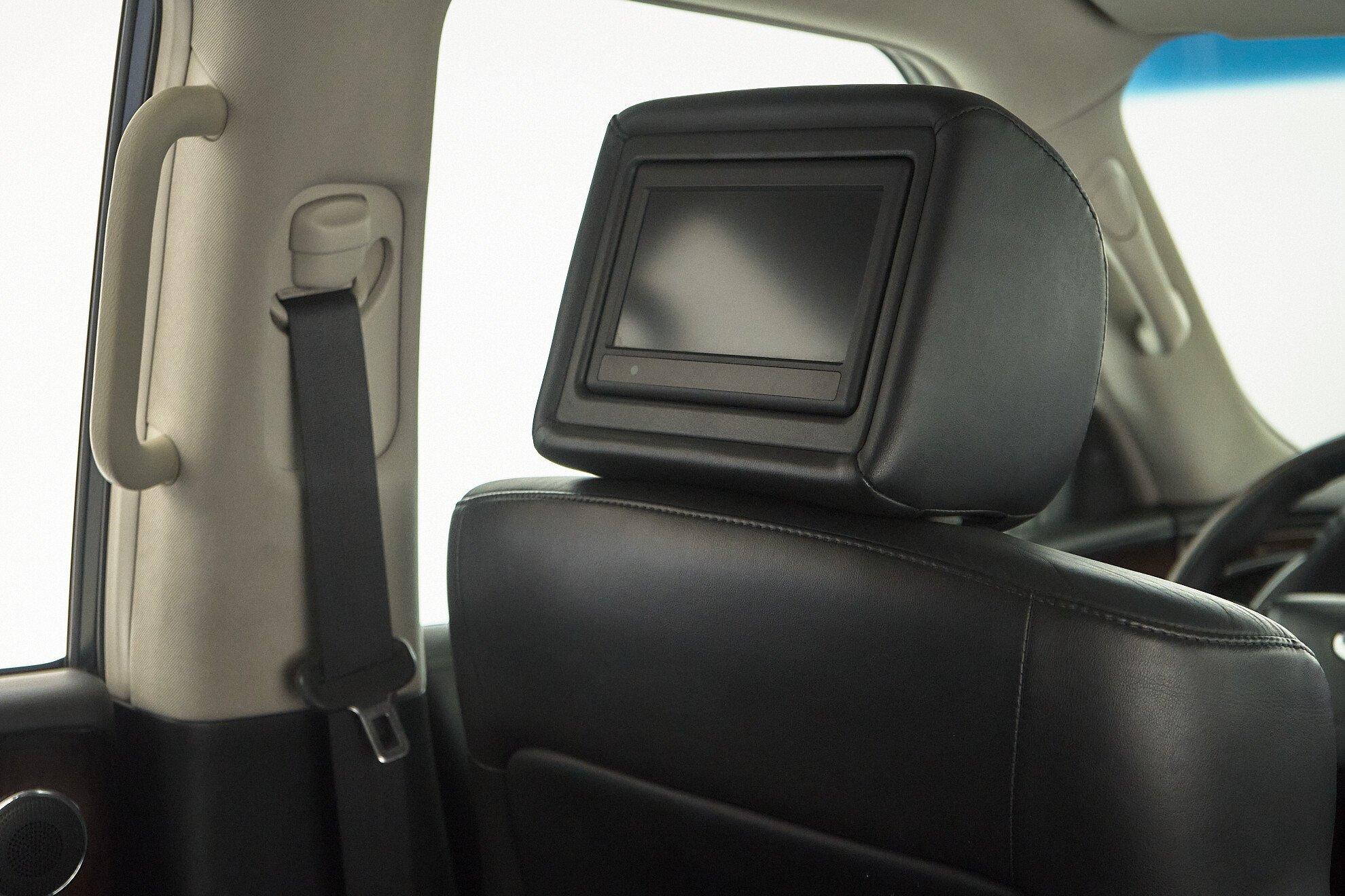 Infiniti QX56 2011, белый