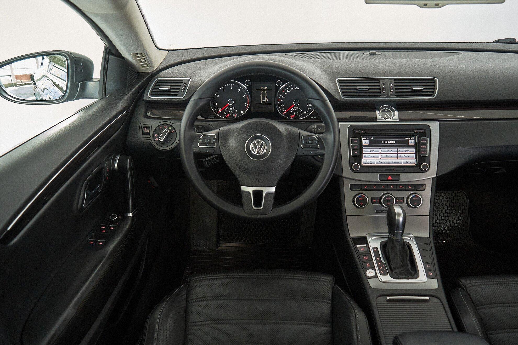 Volkswagen Passat CC 2012, черный