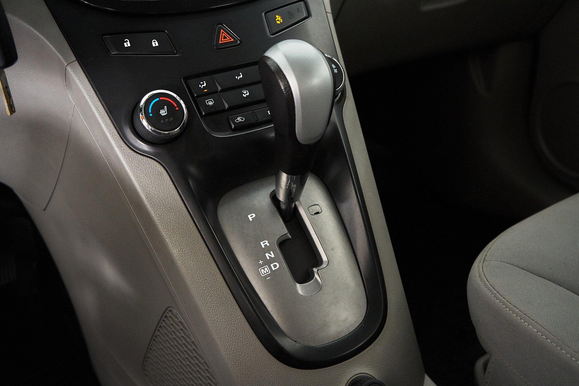 Chevrolet Orlando 2012, серебряный