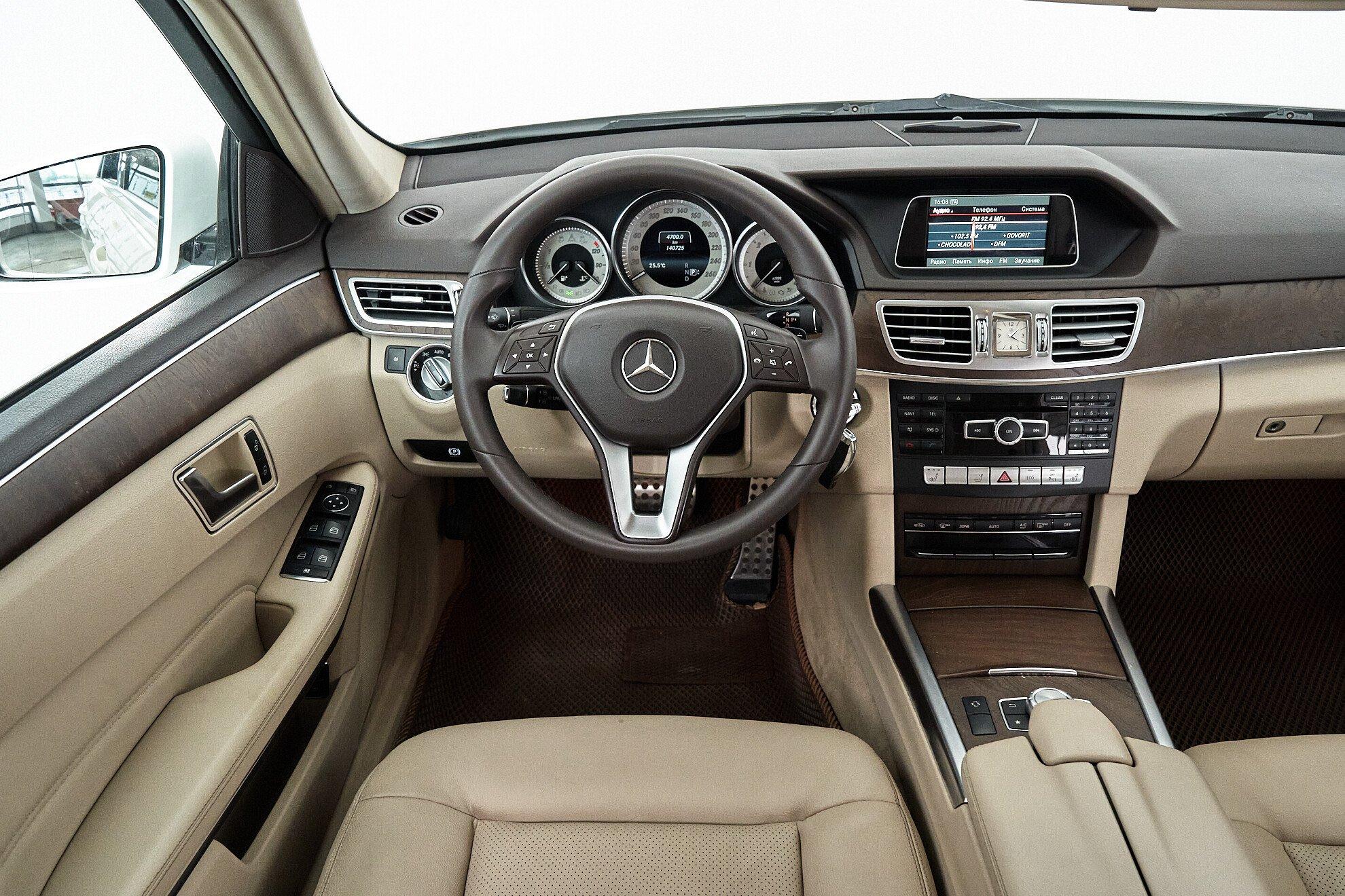 Mercedes-Benz E-Класс 2013, белый