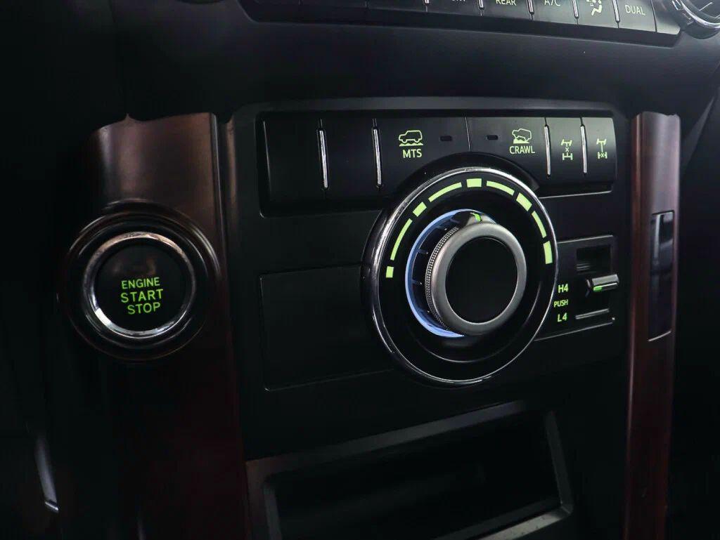 Toyota Land Cruiser Prado 2017, белый