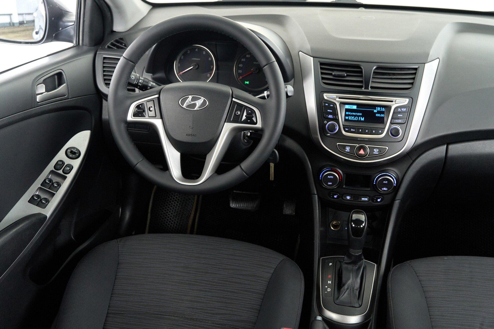 Hyundai Solaris 2016, серый