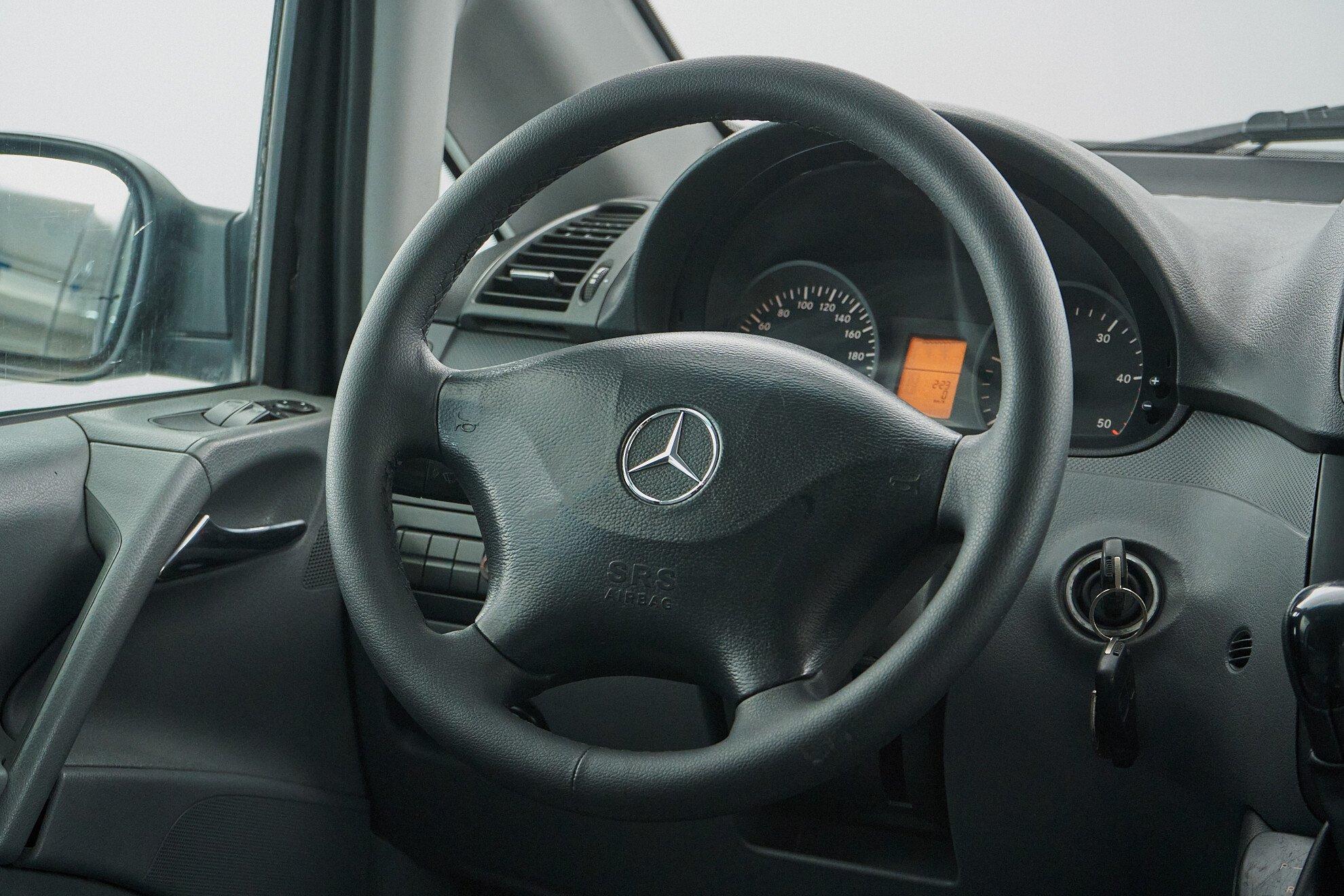Mercedes-Benz Vito 2010, черный