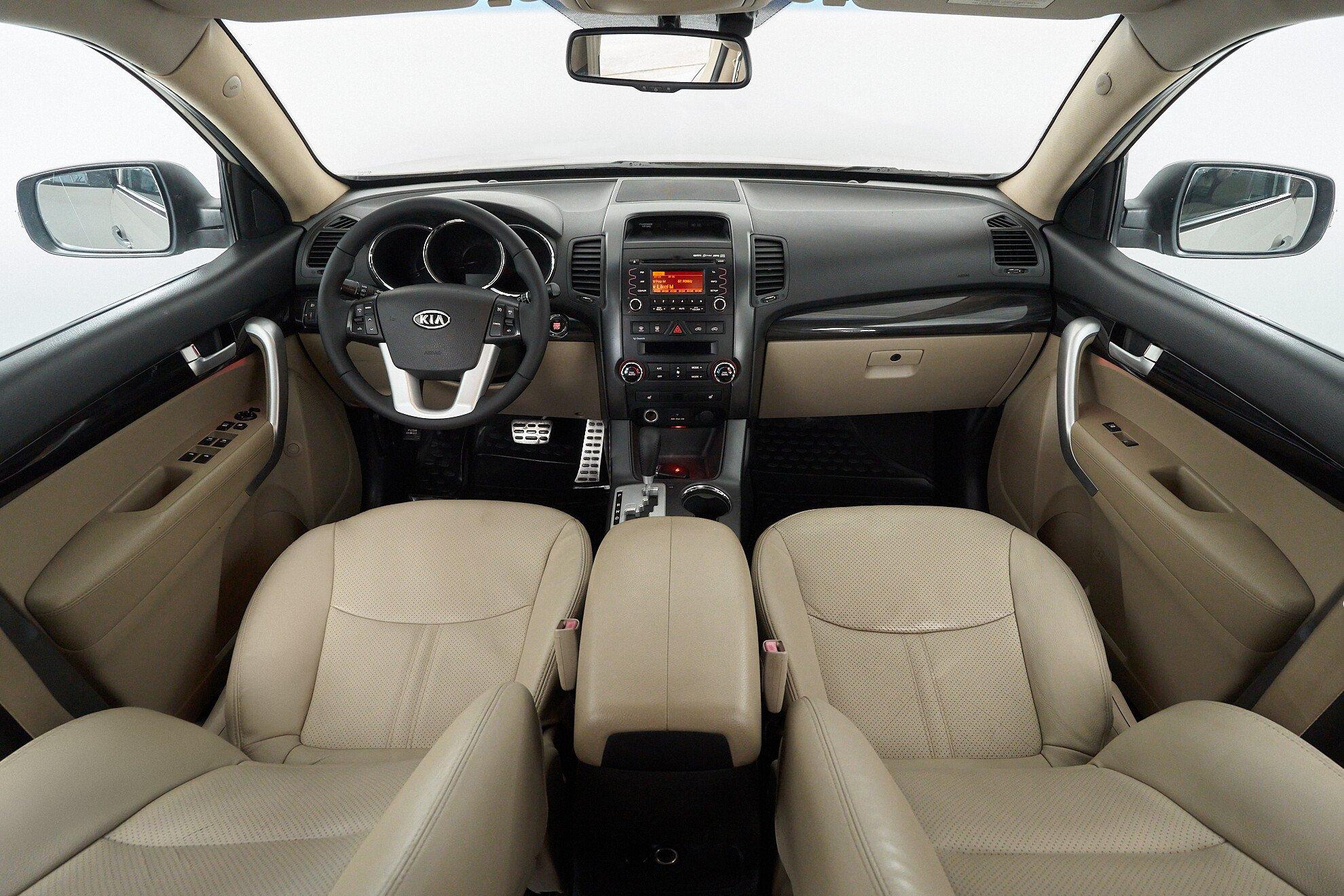 Kia Sorento 2010, бежевый