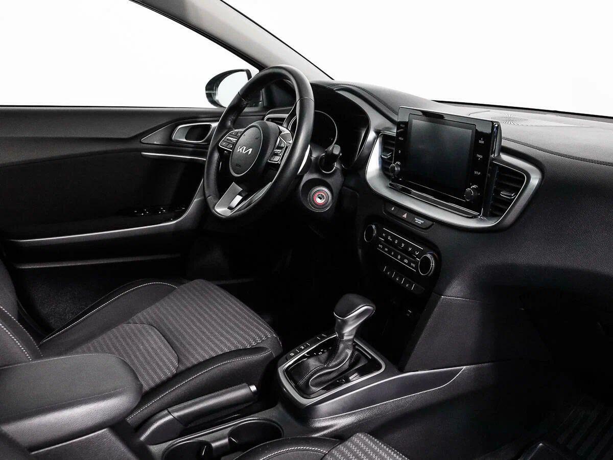 Kia Ceed 2022, серебряный