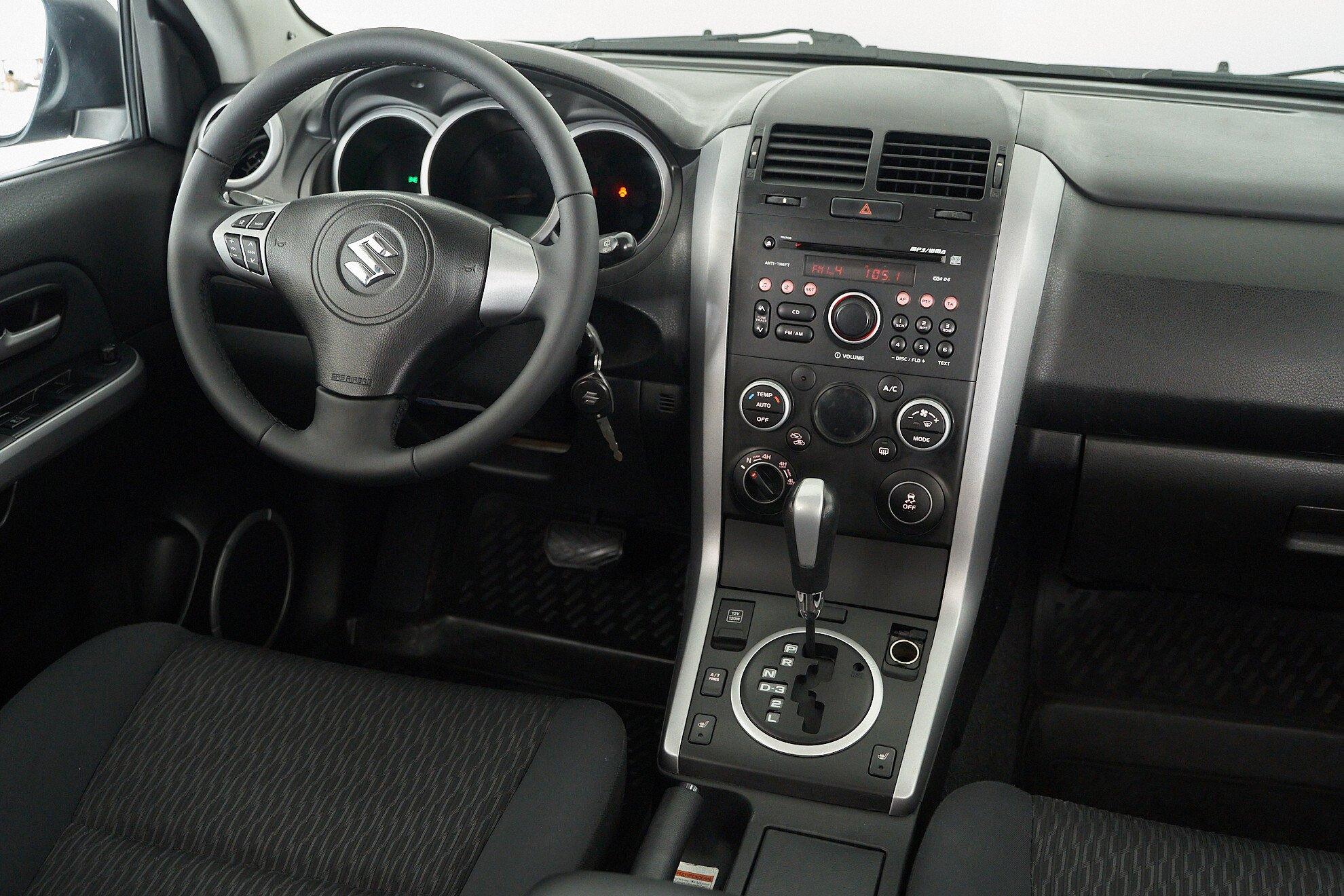 Suzuki Grand Vitara 2014, черный