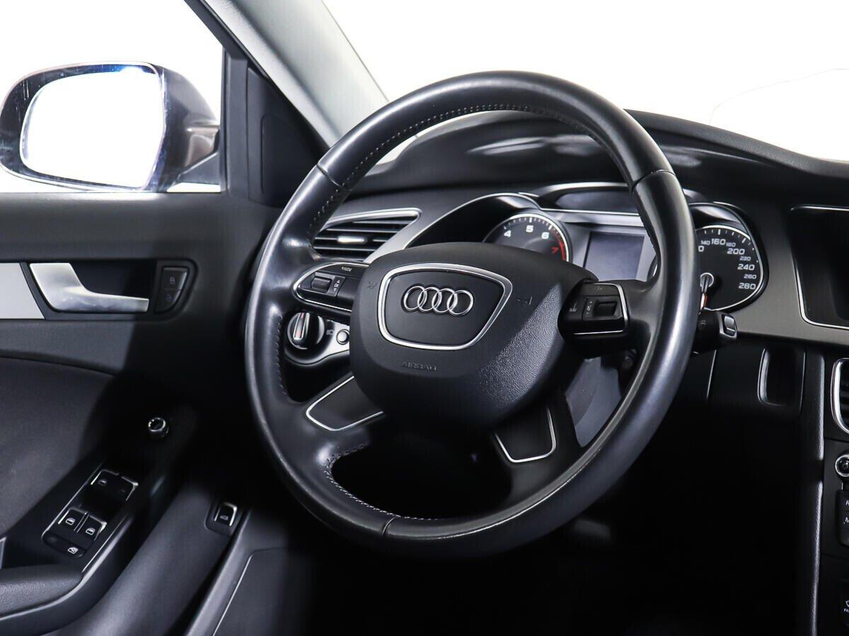 Audi A4 2015, коричневый