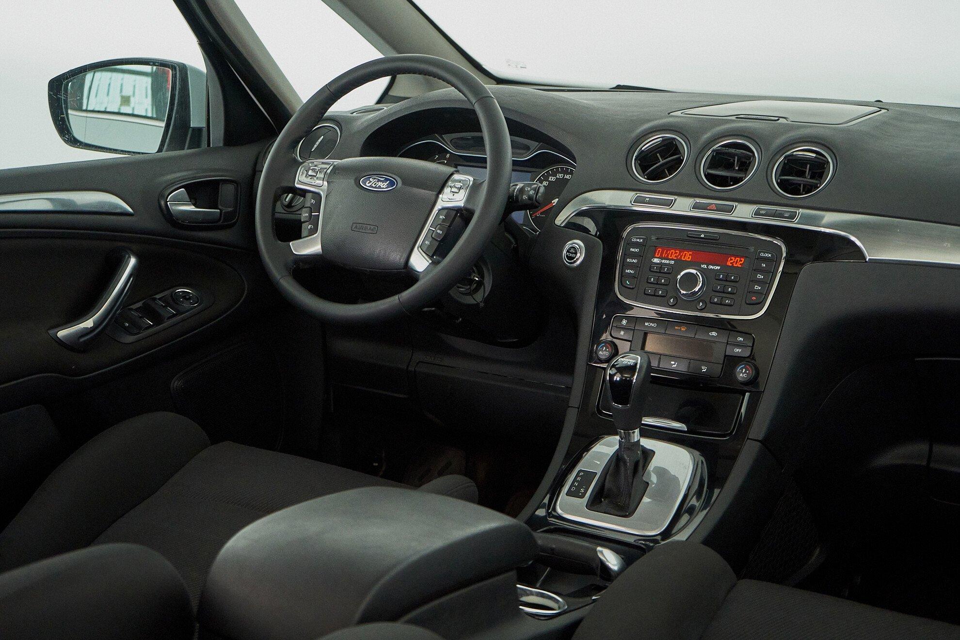 Ford S-MAX 2012, белый