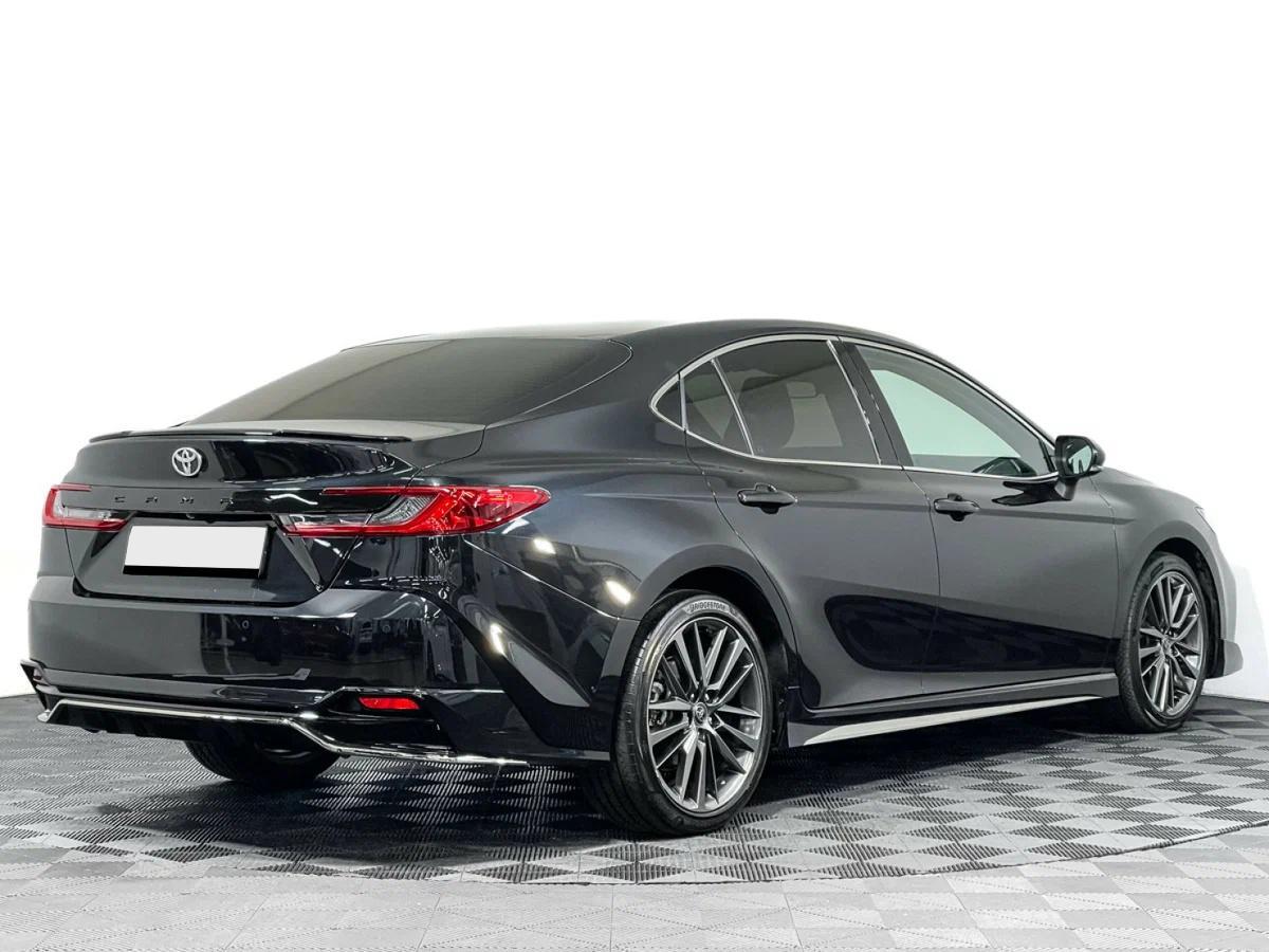 Toyota Camry 2024, черный