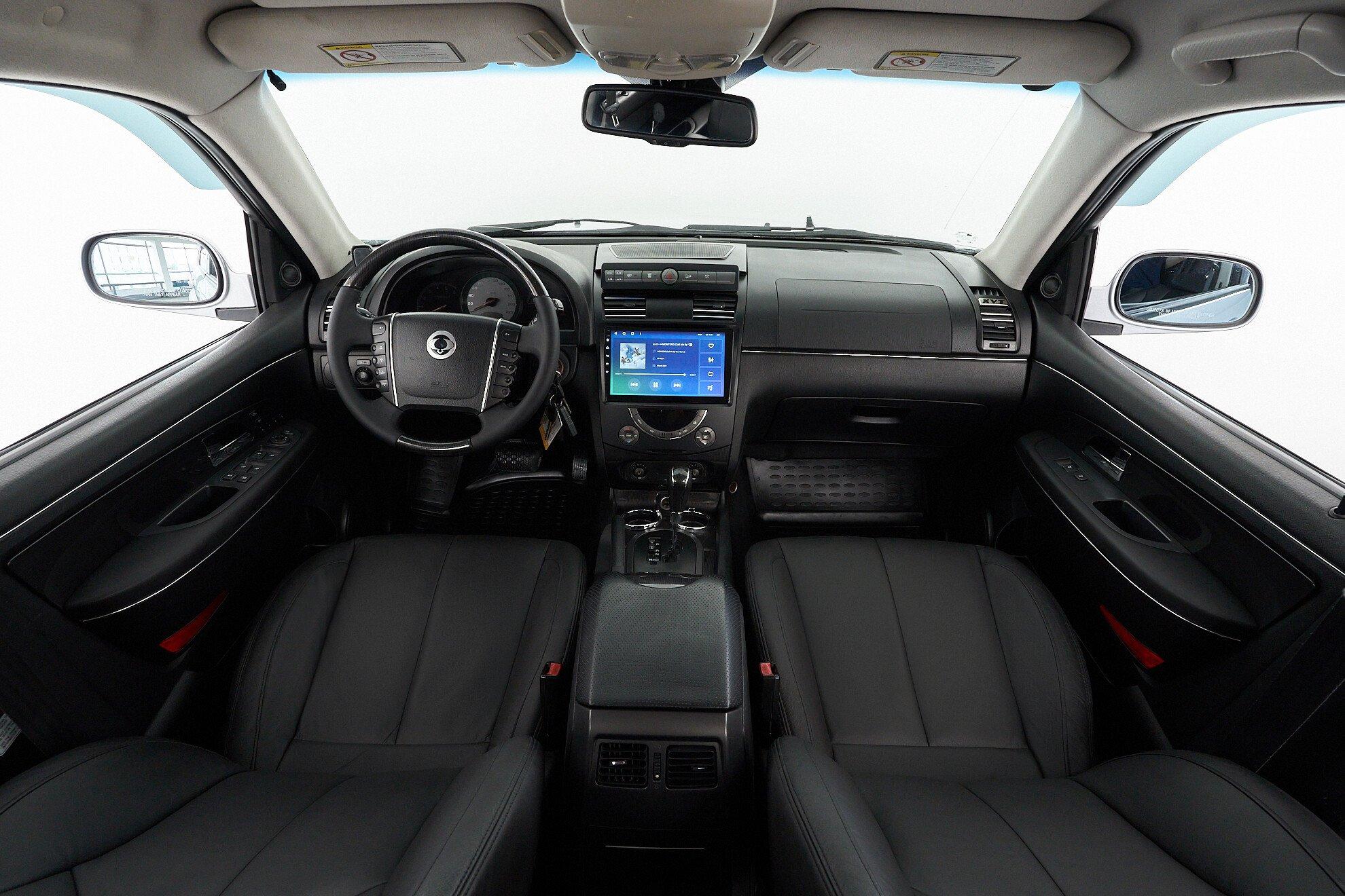 SsangYong Rexton 2010, серебряный