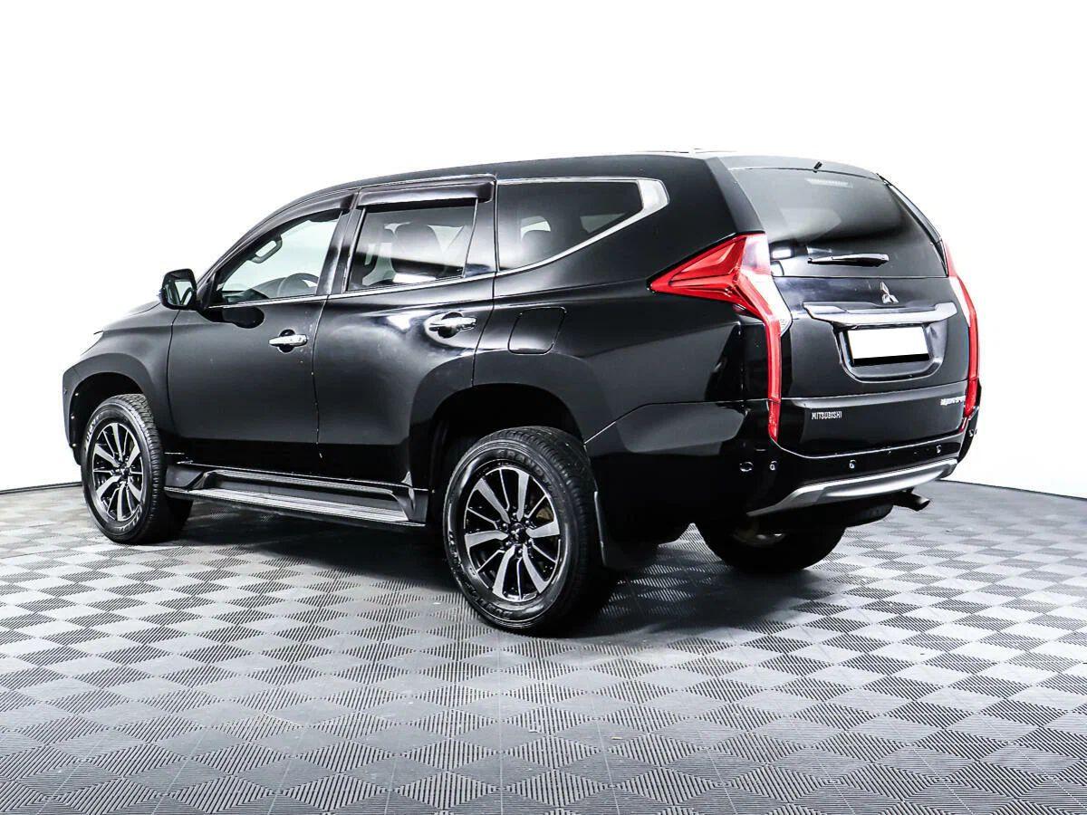 Mitsubishi Pajero Sport 2021, черный