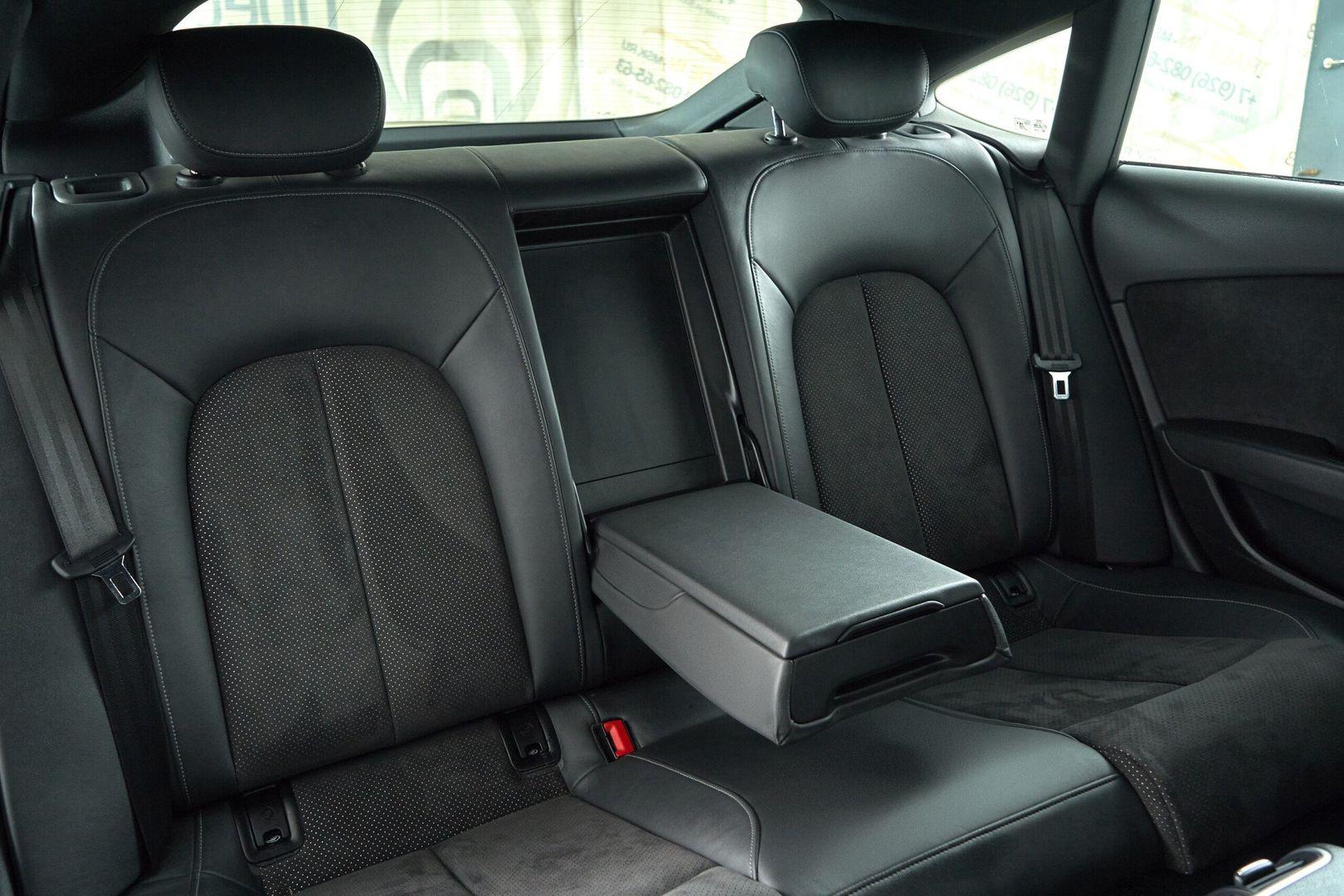 Audi A7 2013, серый