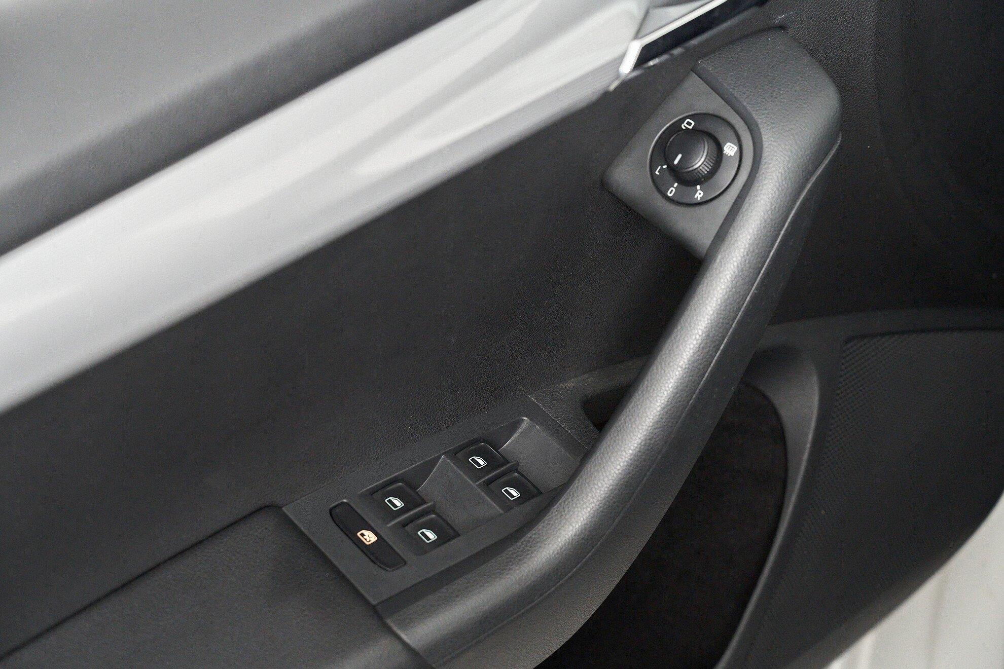 Skoda Octavia 2014, белый