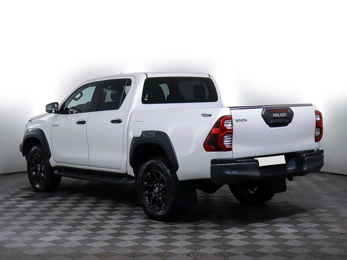 Toyota Hilux 2024, белый
