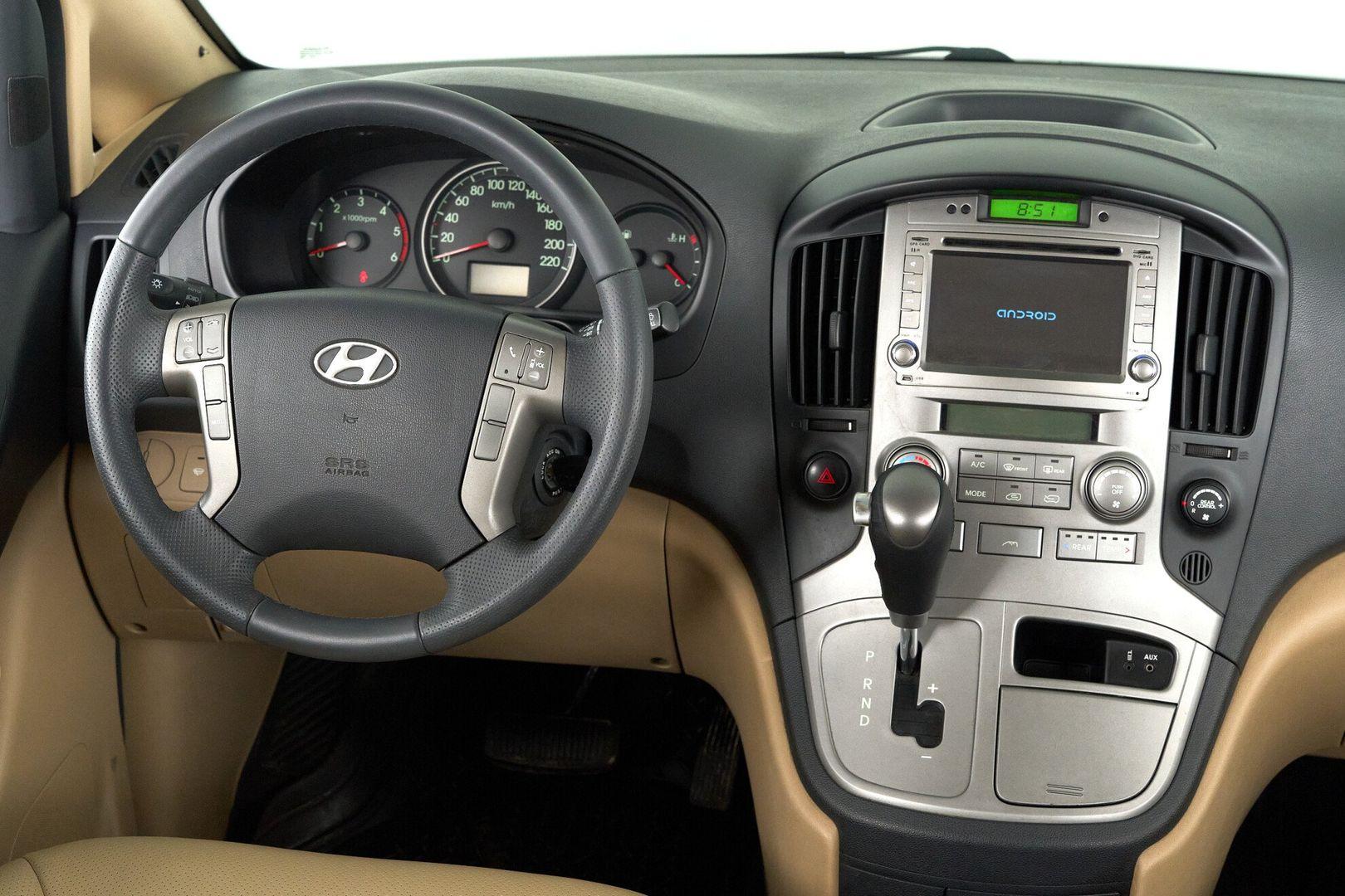 Hyundai Grand Starex 2012, черный