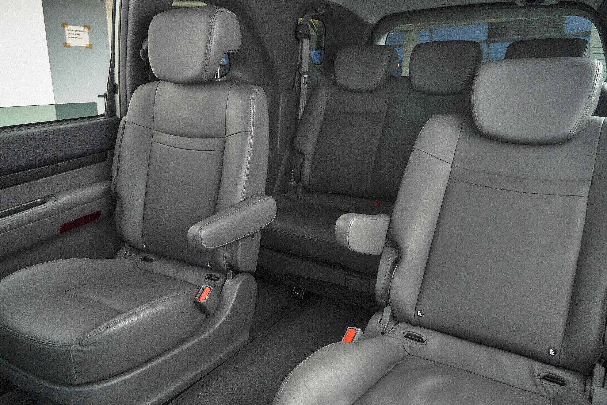 SsangYong Stavic 2013, белый
