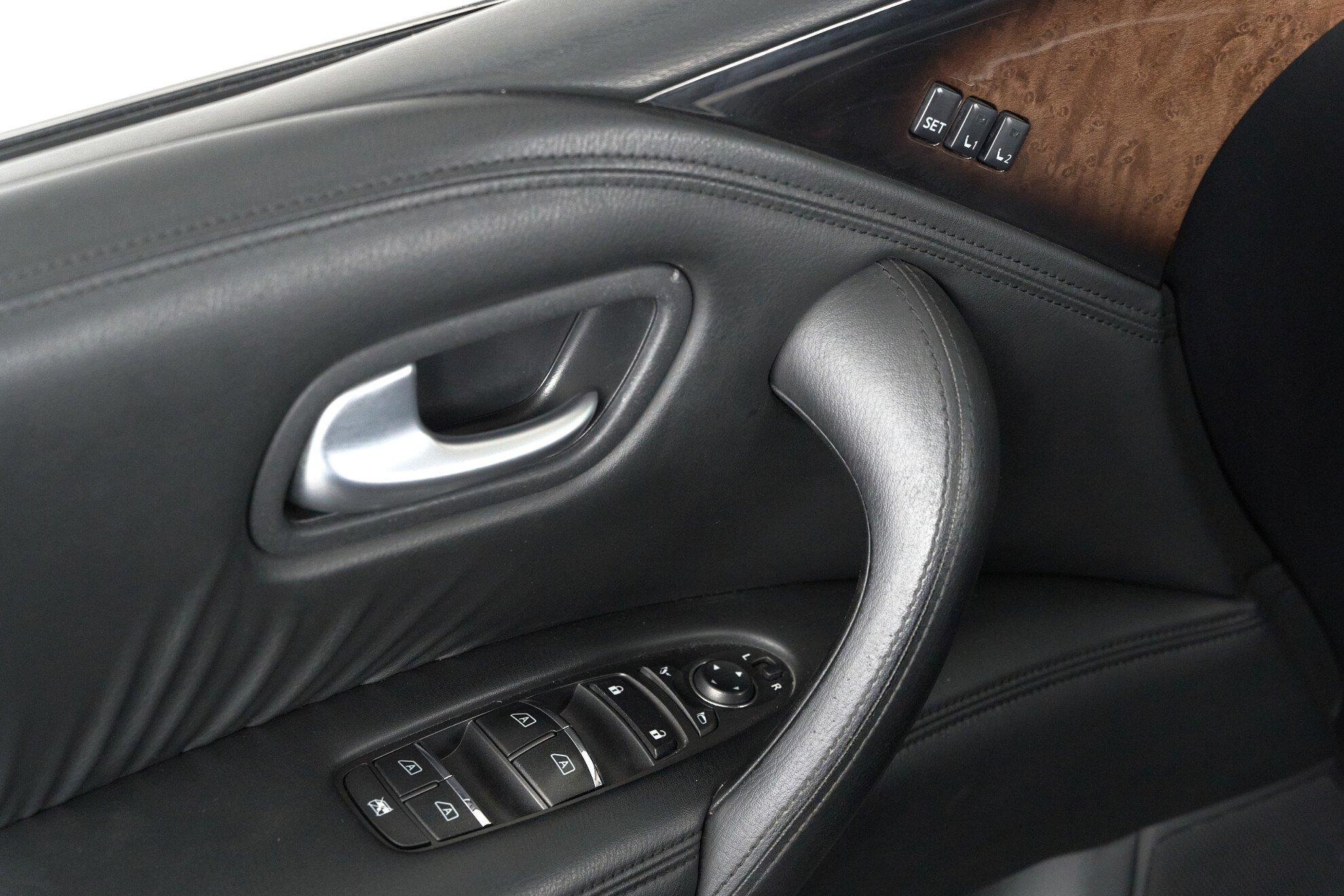Infiniti QX80 2013, пурпурный