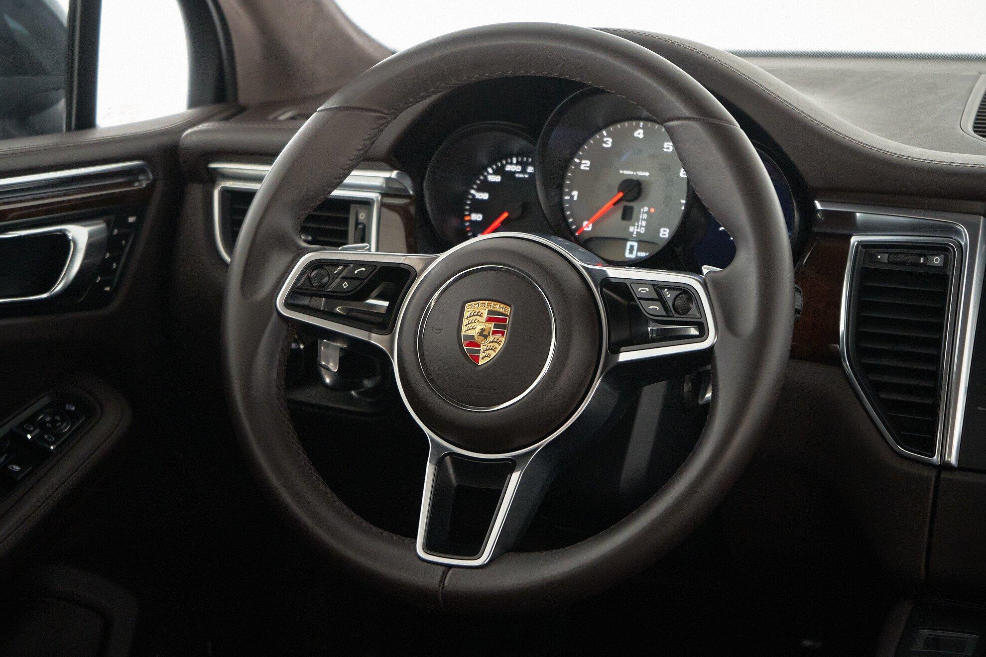 Porsche Macan 2014, черный