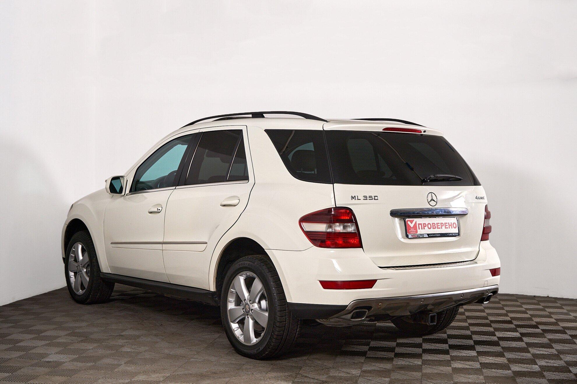 Mercedes-Benz M-Класс 2010, белый