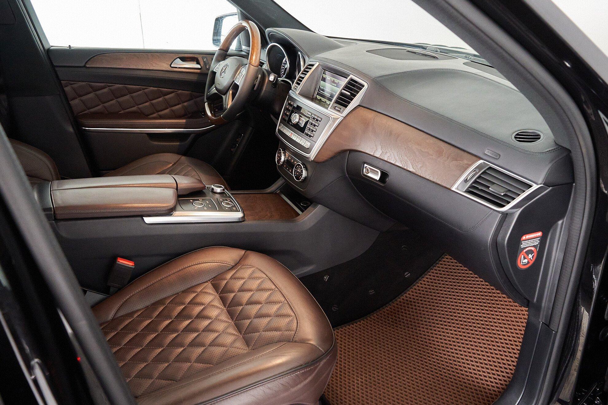Mercedes-Benz GL-Класс 2012, черный