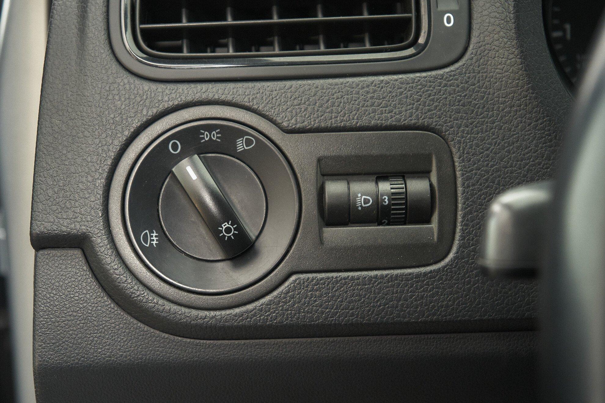 Volkswagen Polo 2019, серебряный