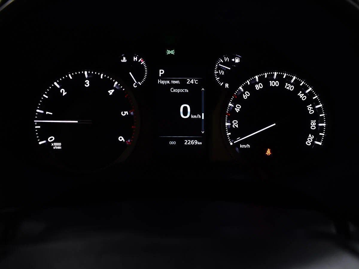 Toyota Land Cruiser Prado 2021, белый
