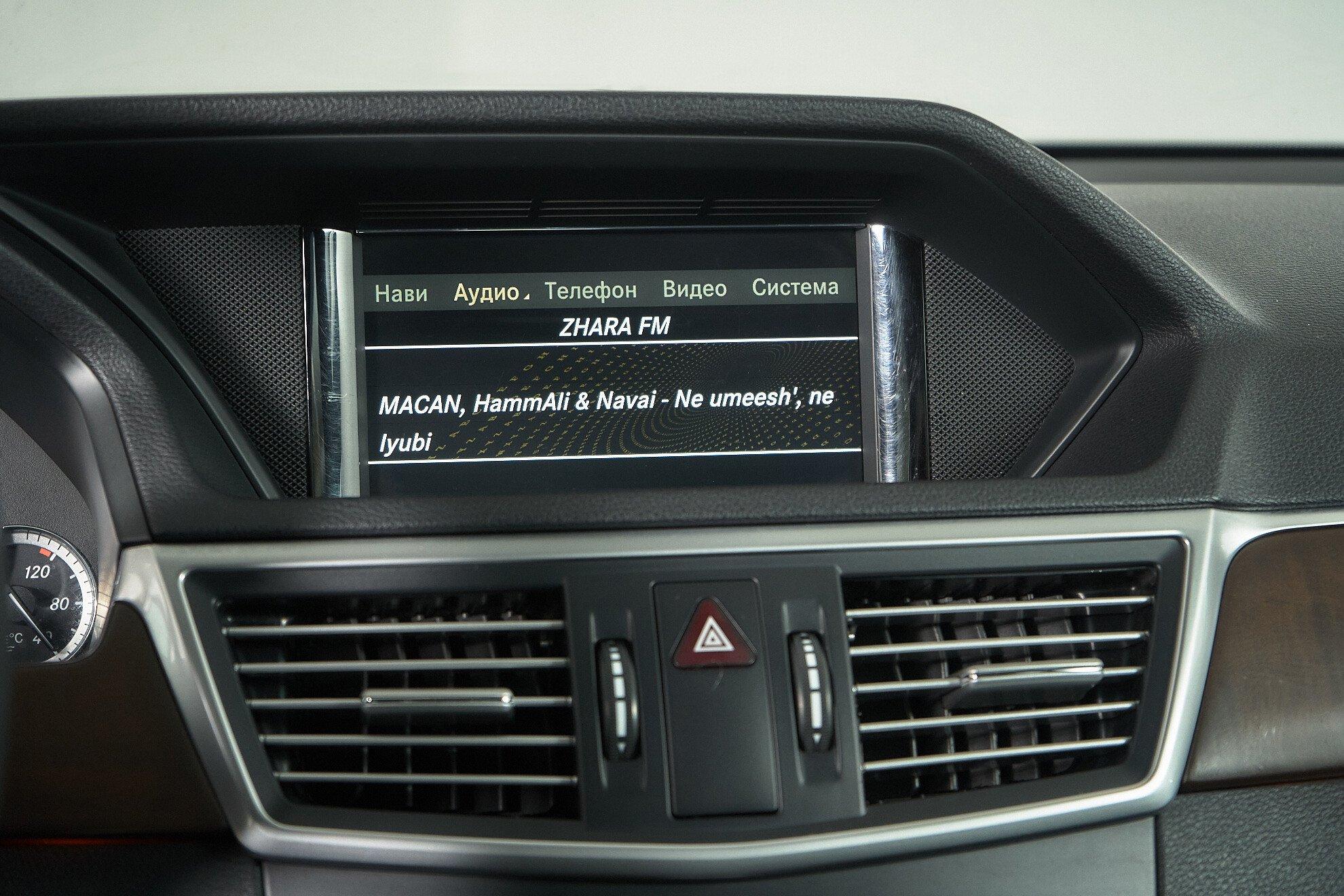 Mercedes-Benz E-Класс 2011, черный