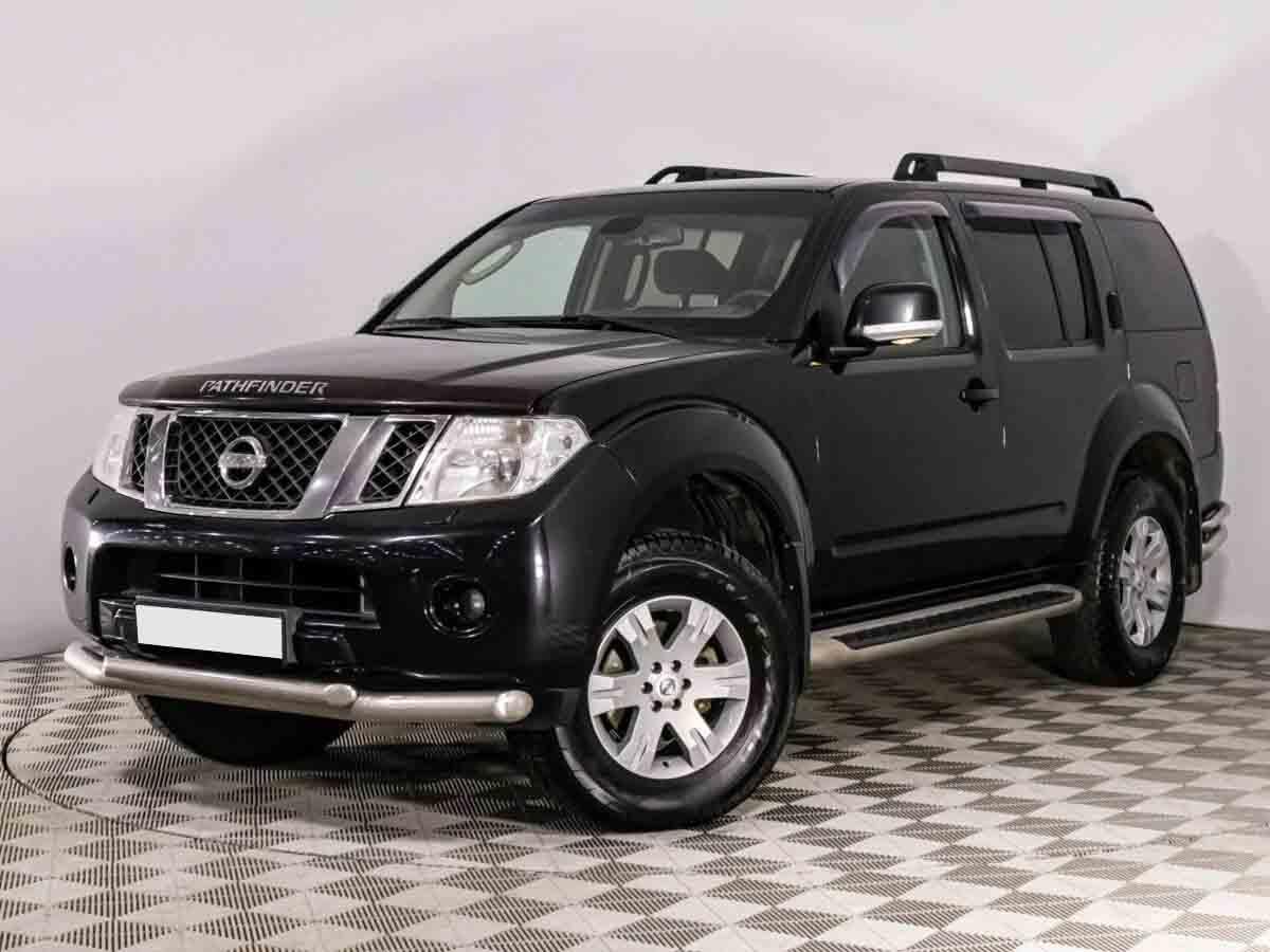 Nissan Pathfinder 2011, черный