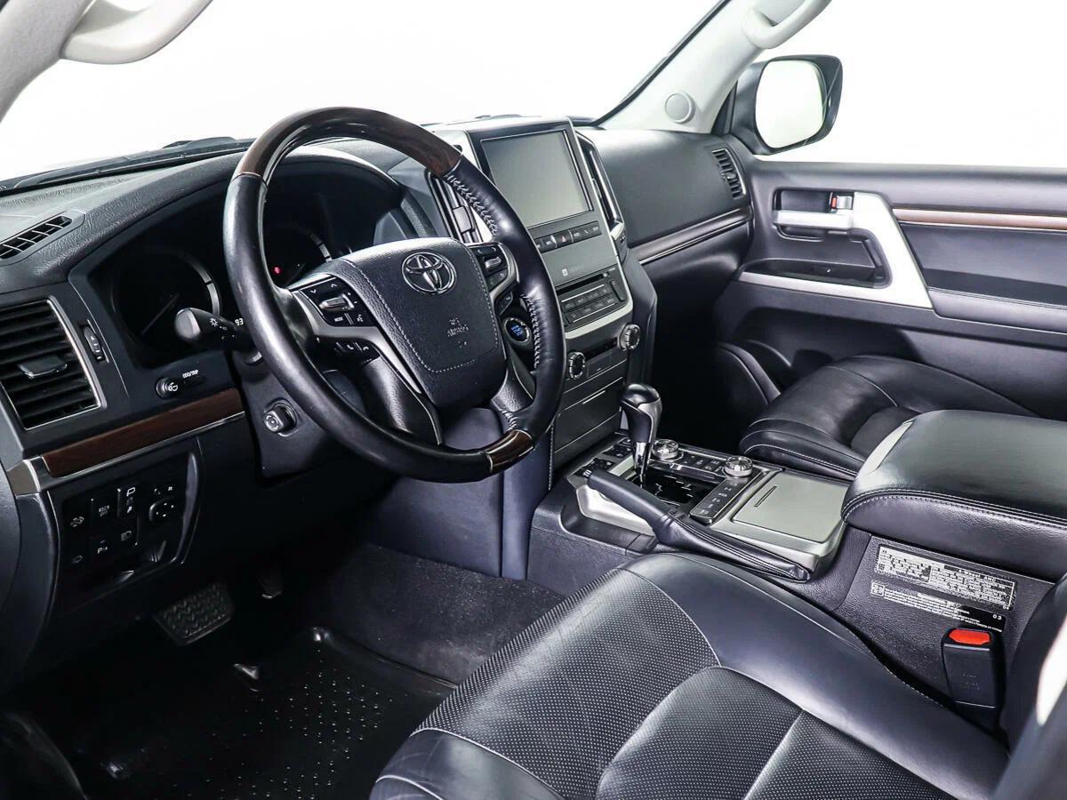 Toyota Land Cruiser 2018, черный