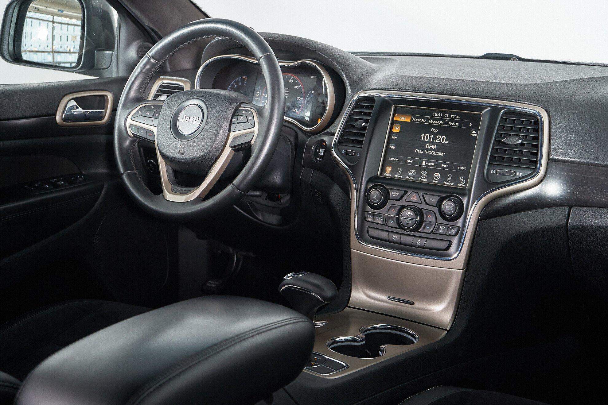 Jeep Grand Cherokee 2014, черный