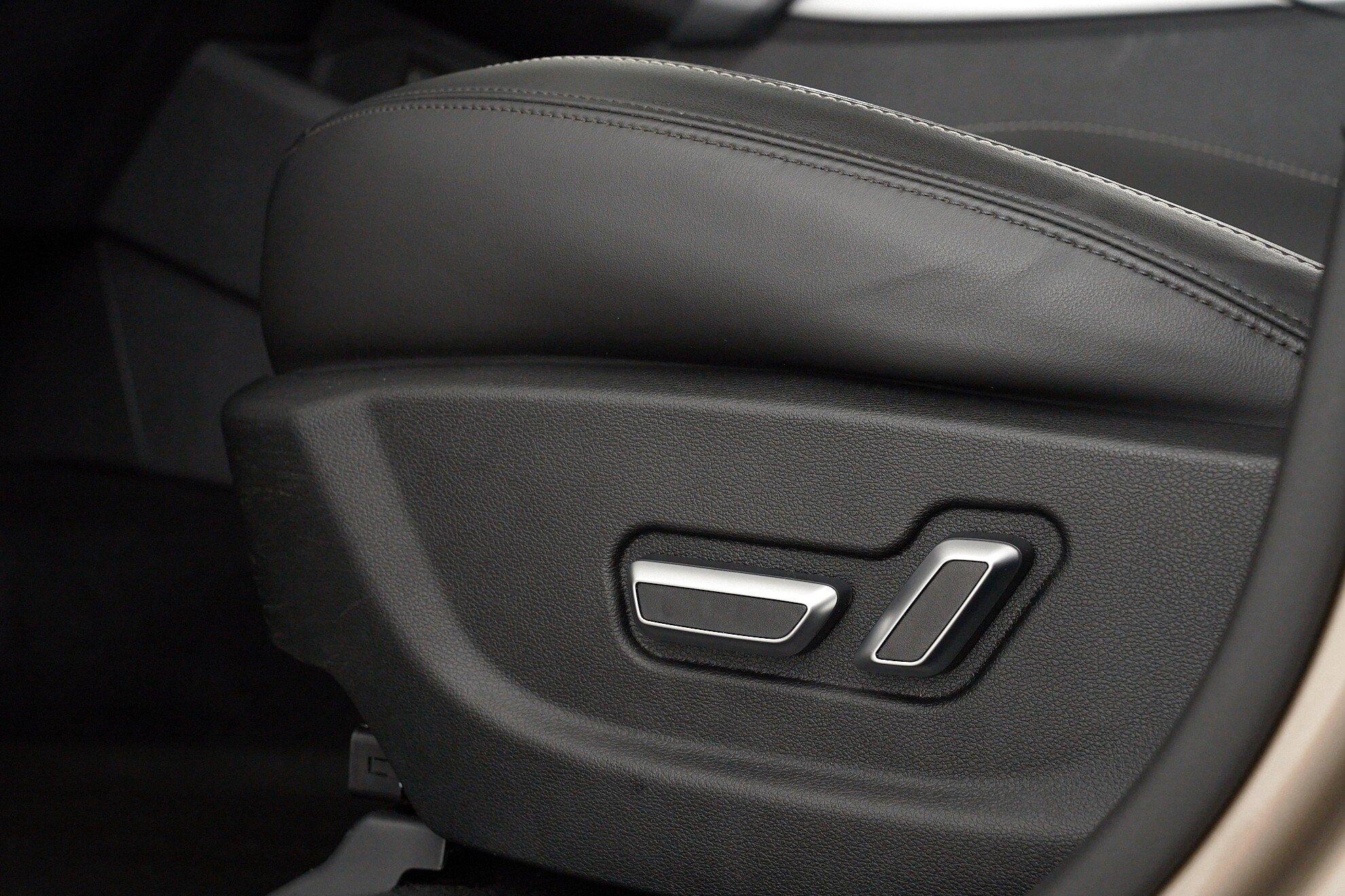 Geely Atlas 2019, бежевый