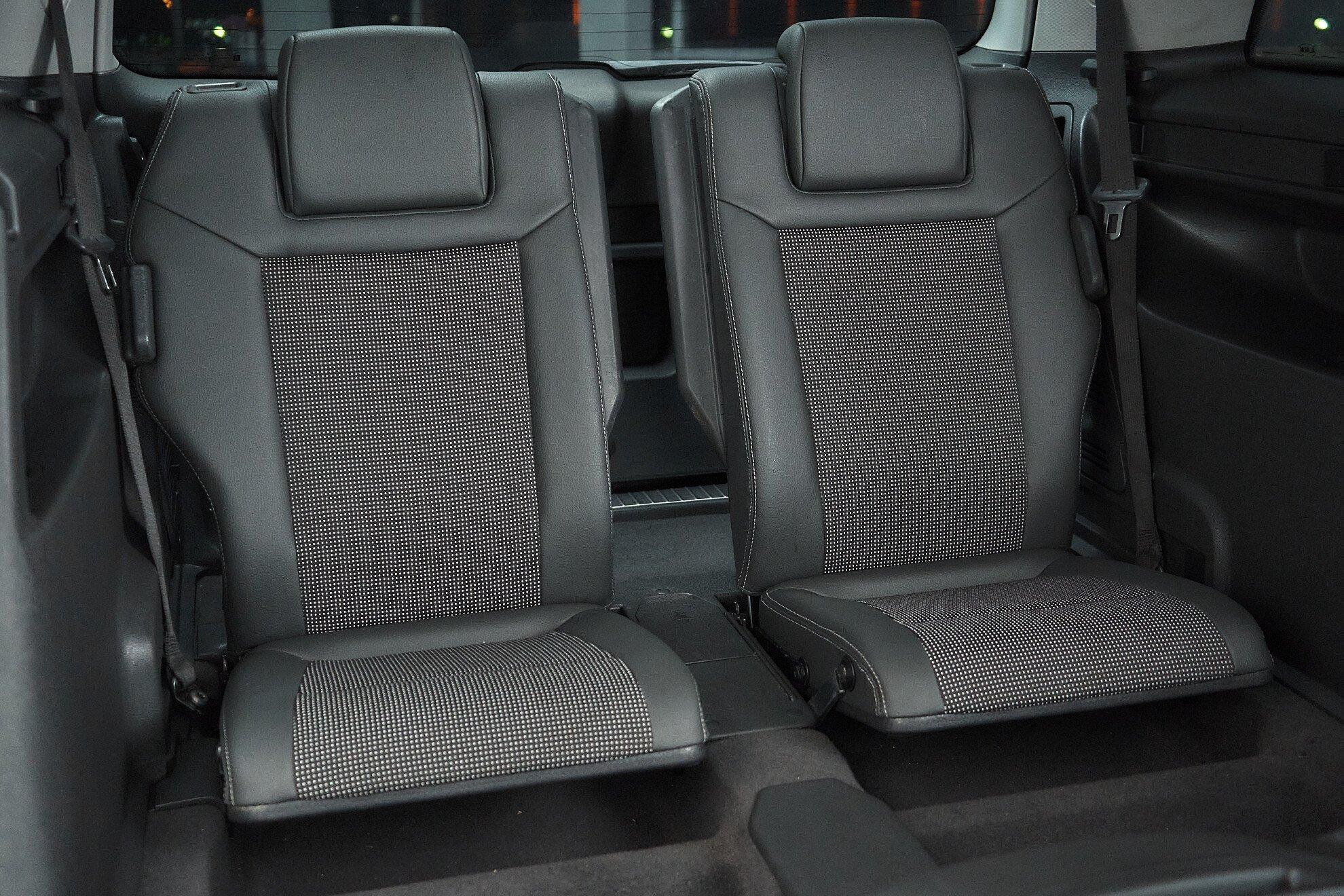 Opel Zafira 2011, серый