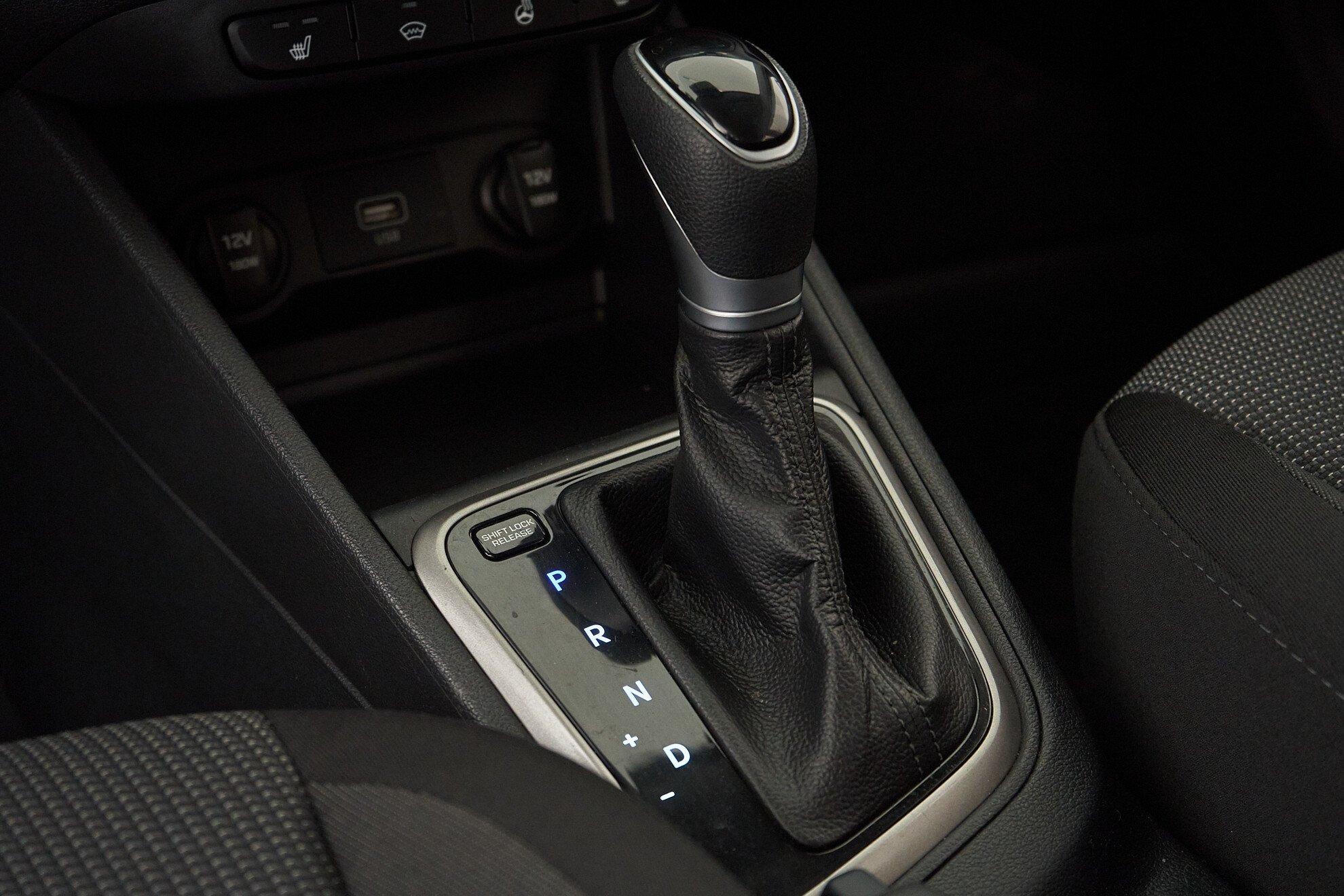 Hyundai Solaris 2019, белый