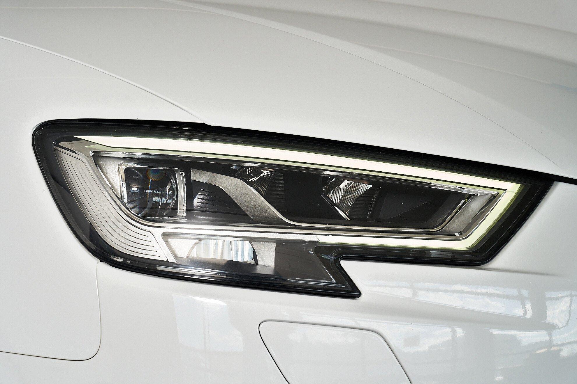 Audi A3 2018, белый